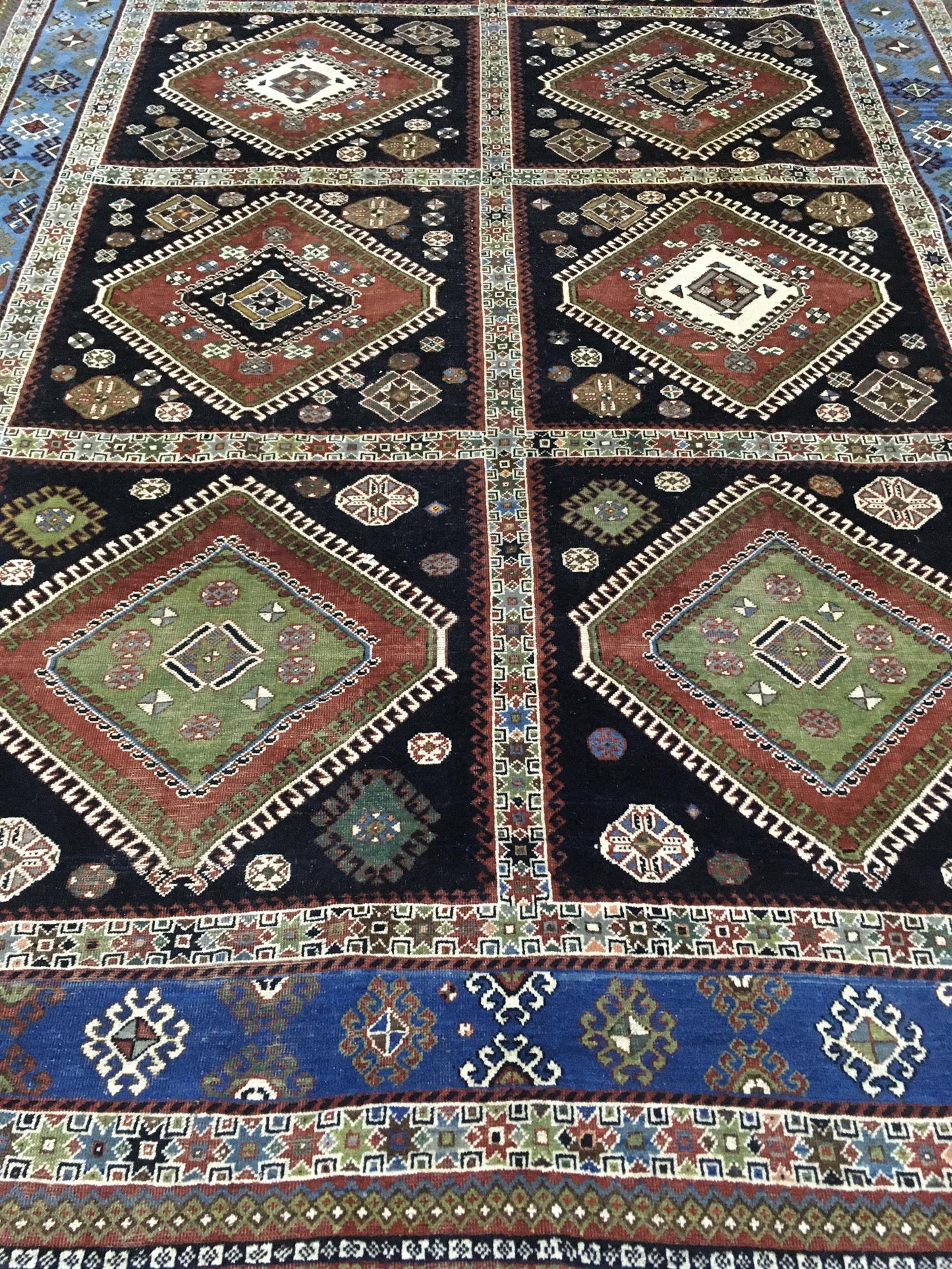 AORug#10269 size. 7' 00" x 10' 09"