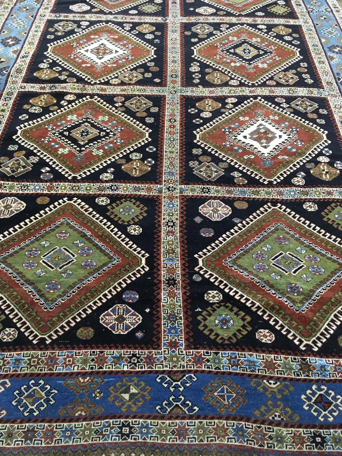 AORug#10269 size. 7' 00" x 10' 09"