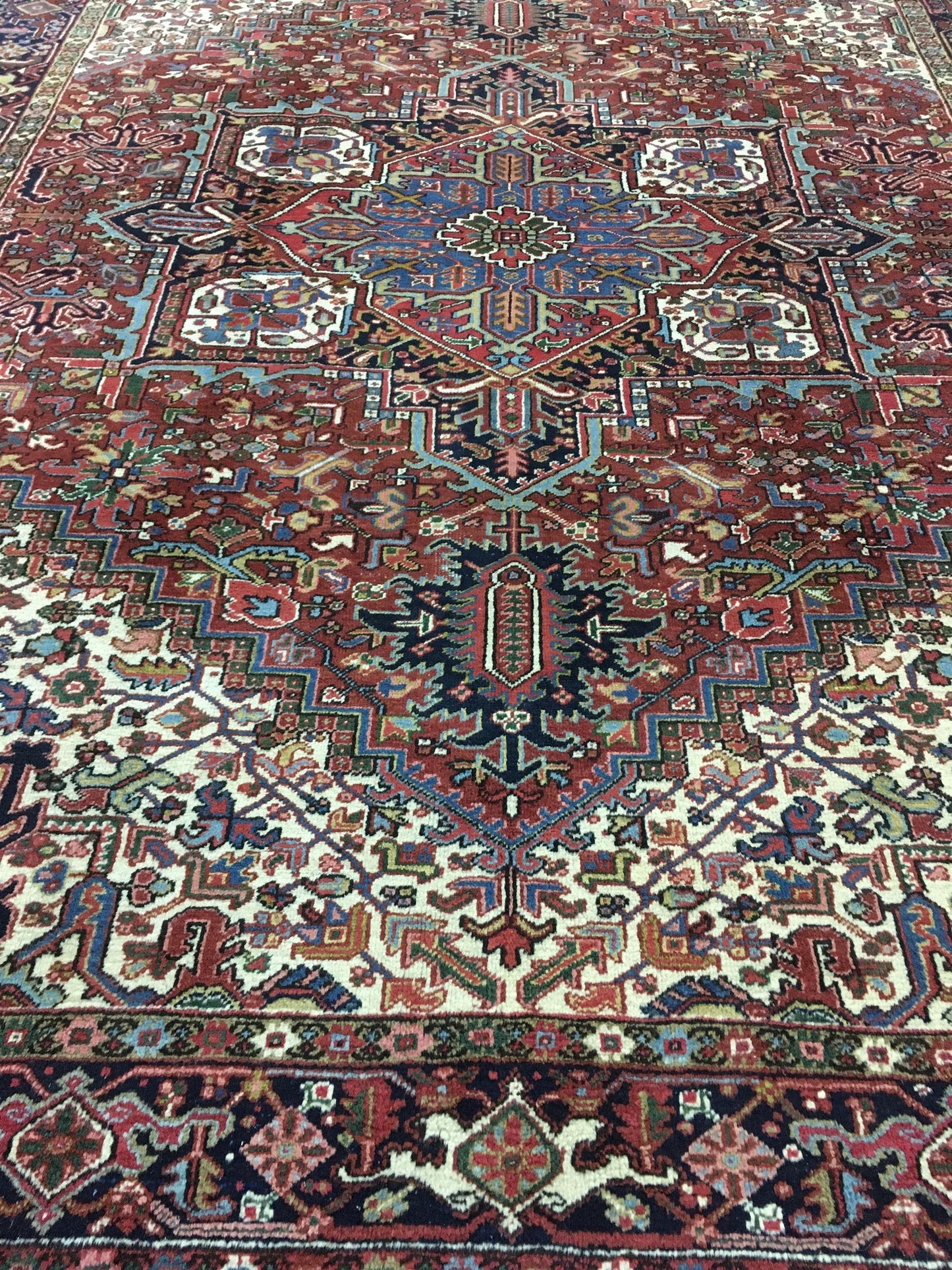 AORug#4640 size. 9' 02" x 12' 02"