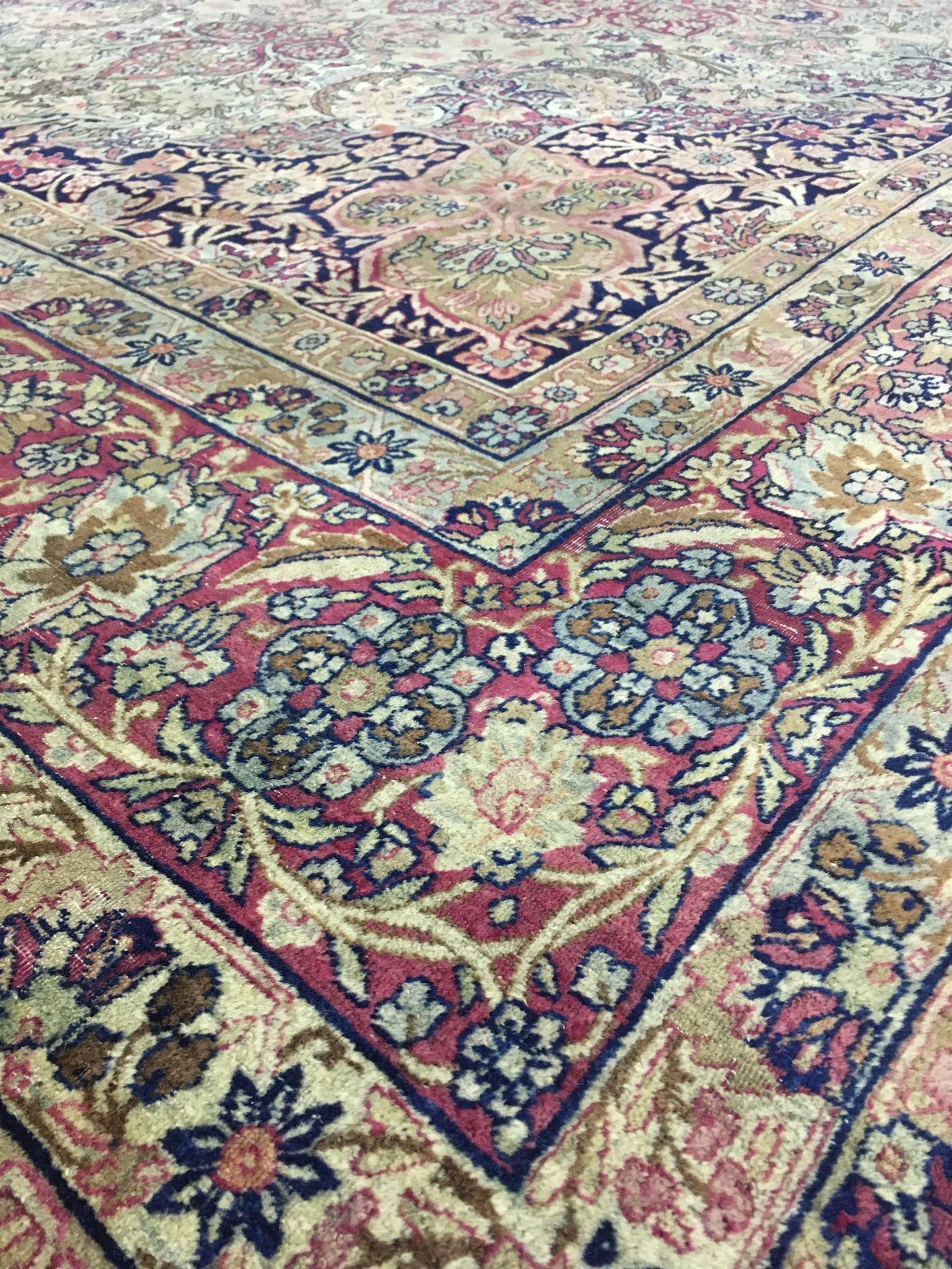 AORug#8055 size. 9' 01" x 12' 10"