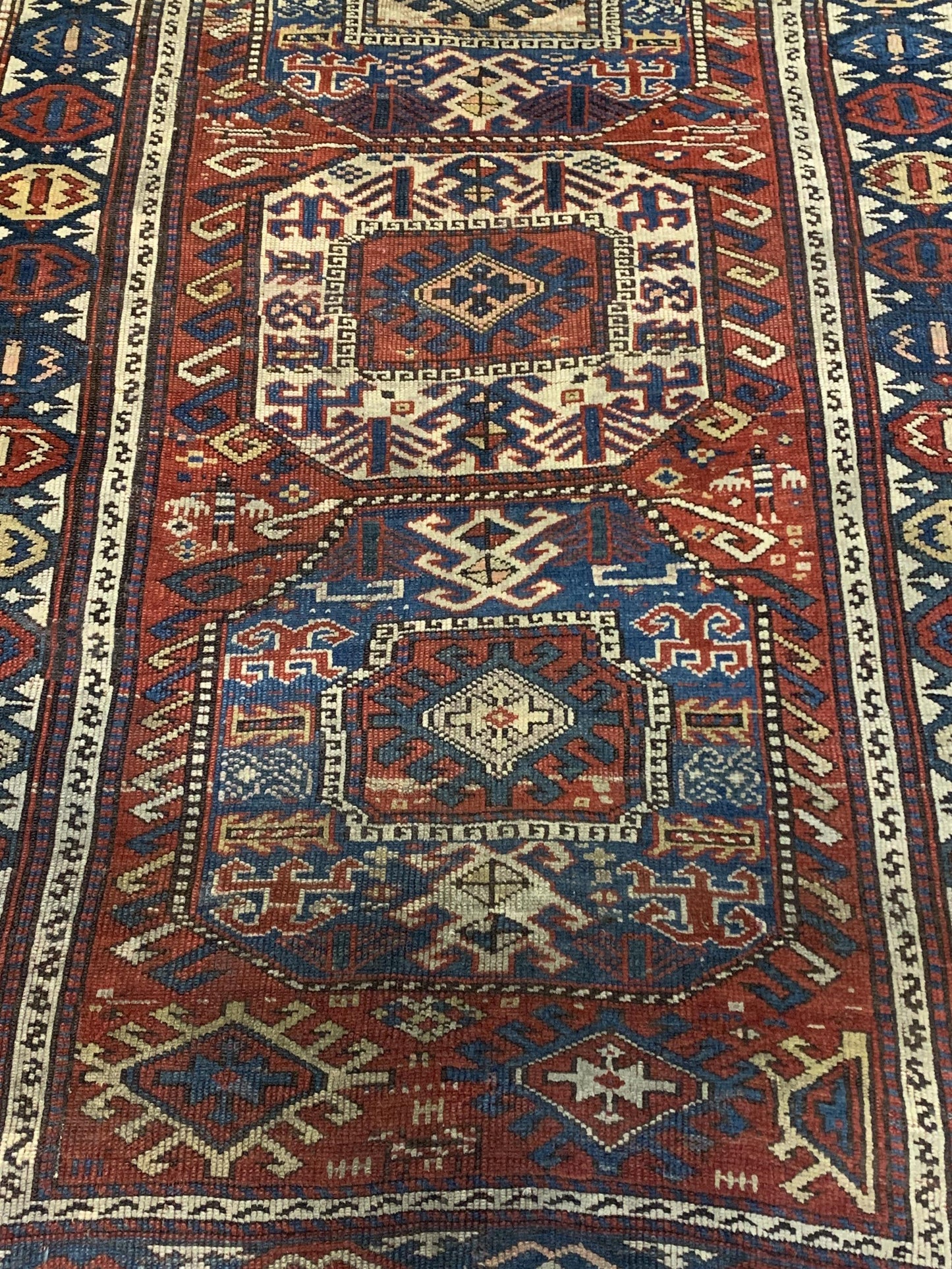 AORug#3296 size. 3' 07" x 6' 01"