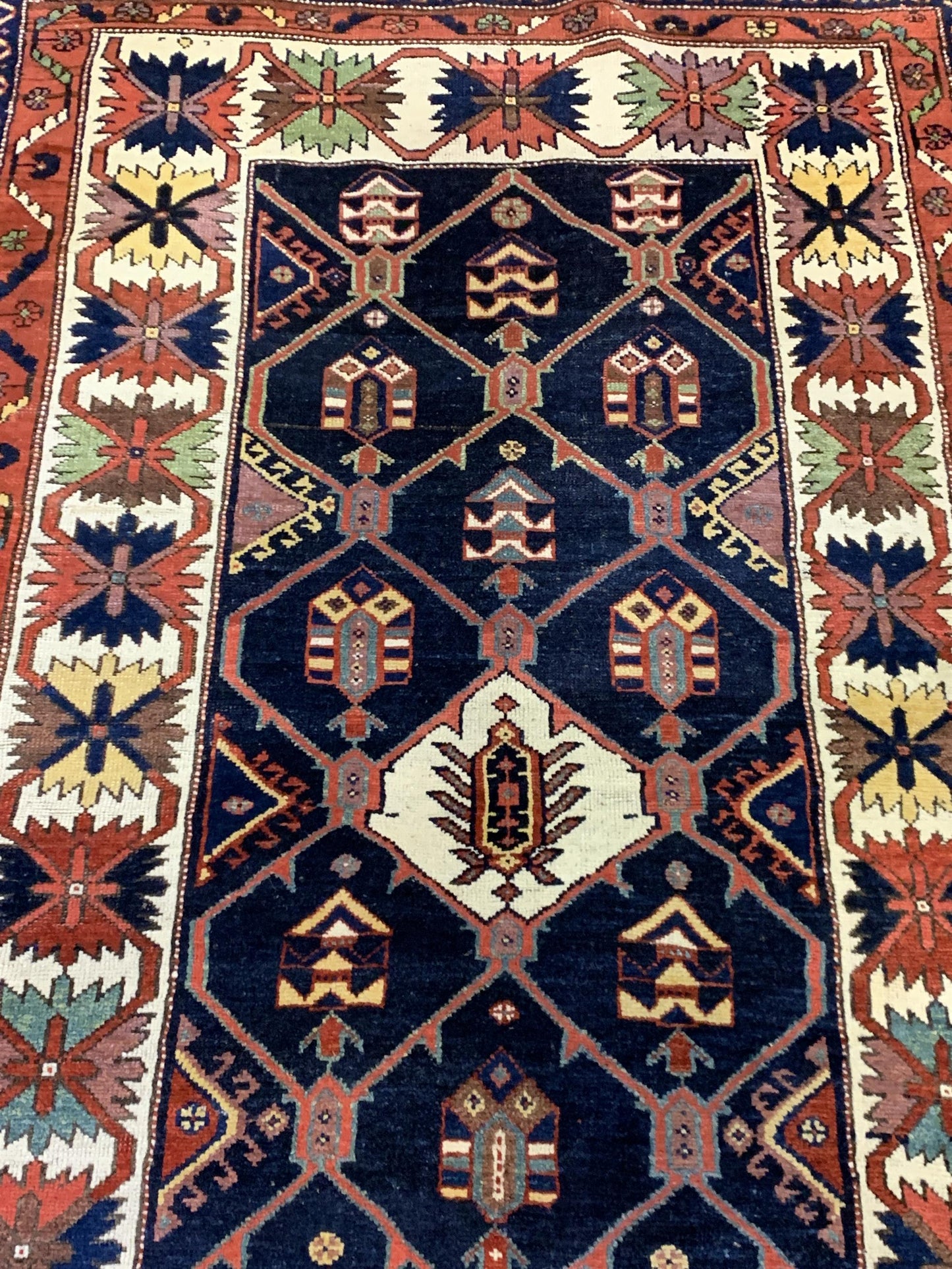 AORug#7707 size. 4' 02" x 7' 02"