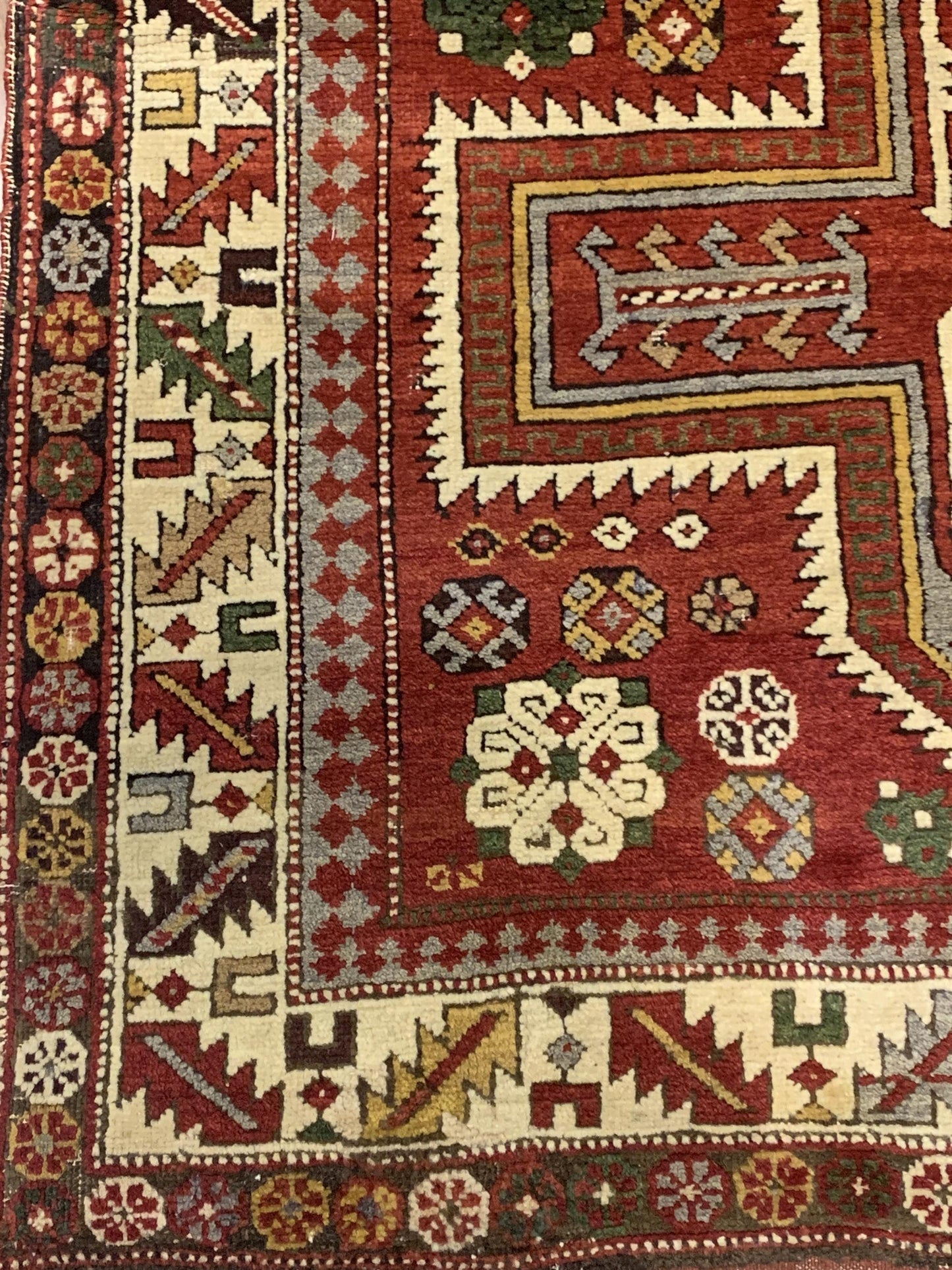 AORug#3952 size. 4' 01" x 5' 09"