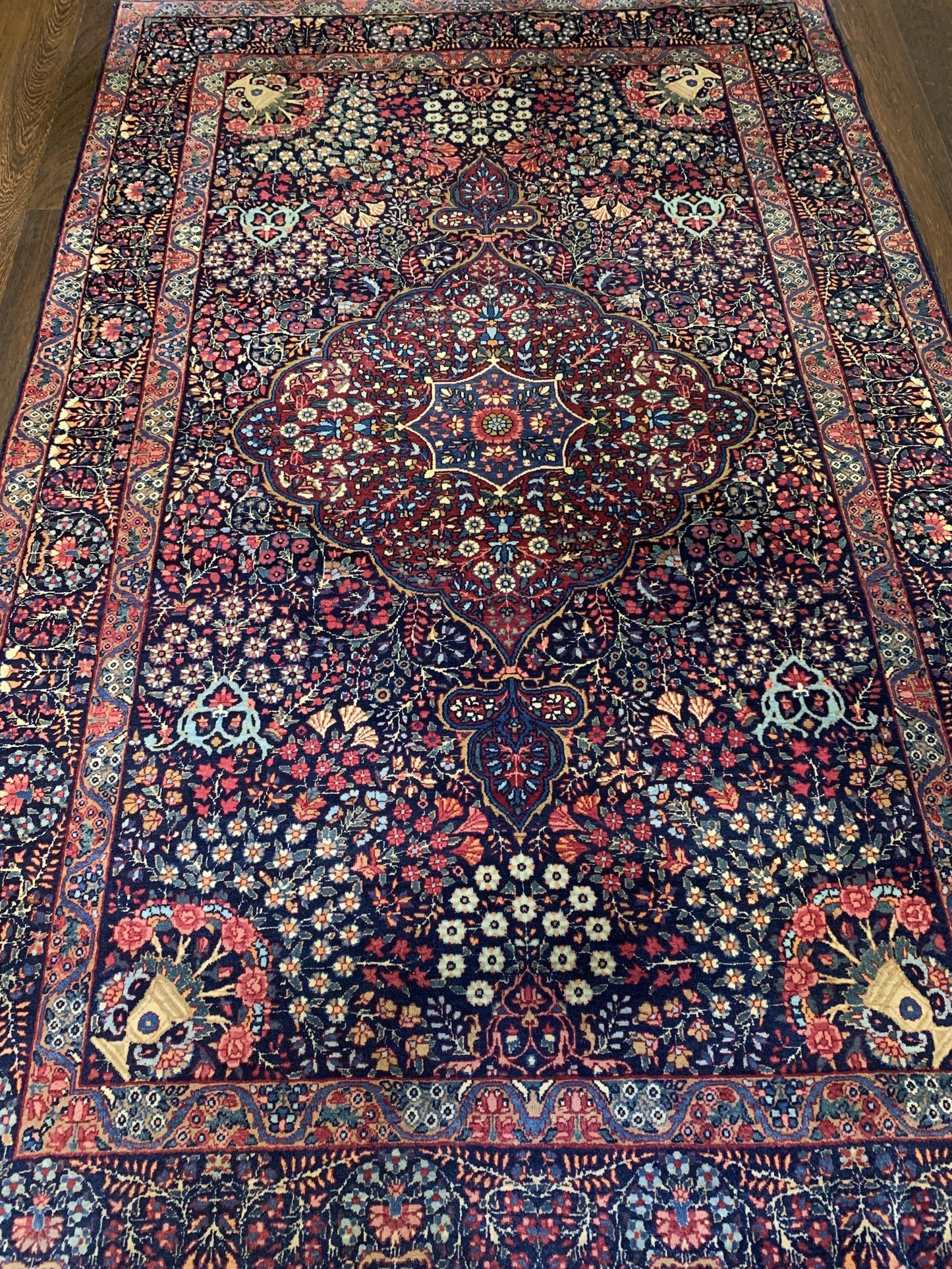 AORug#4078 size. 4' 07" x 7' 07"