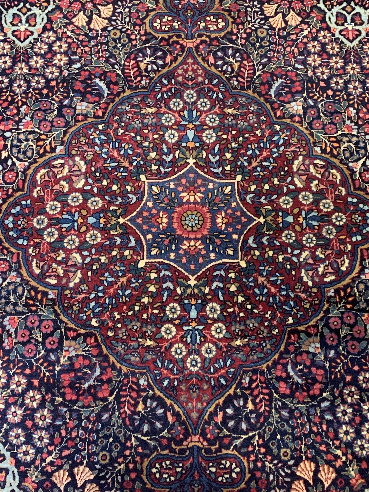 AORug#4078 size. 4' 07" x 7' 07"