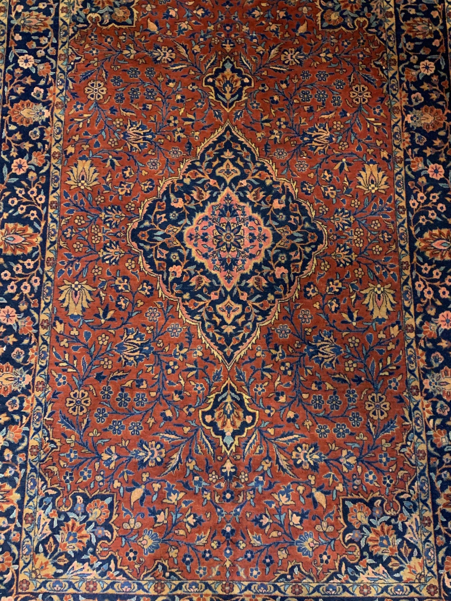 AORug#4065 size. 4' 02" x 6' 08"