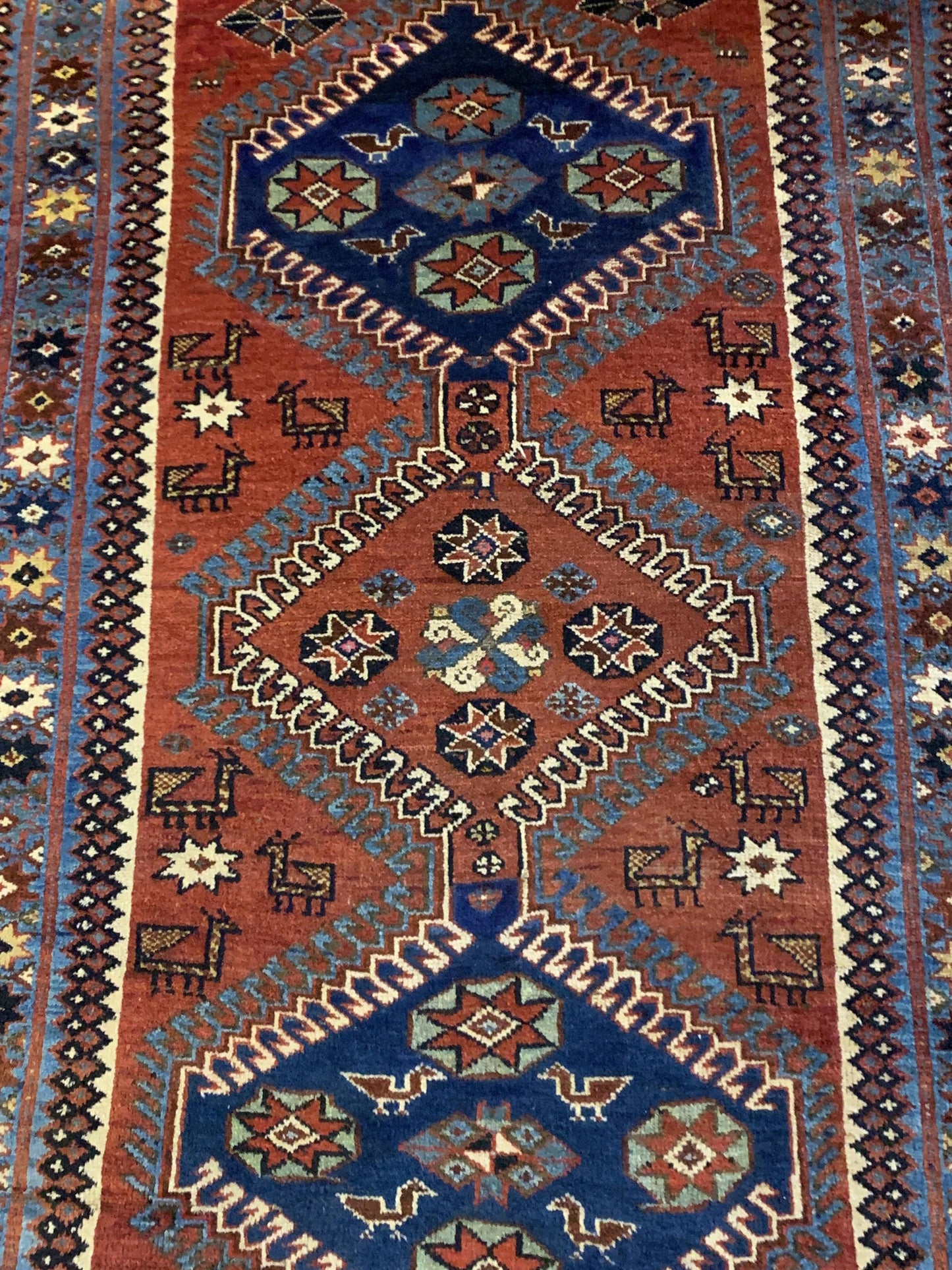 AORug#4061 size. 4' 04" x 7' 01"