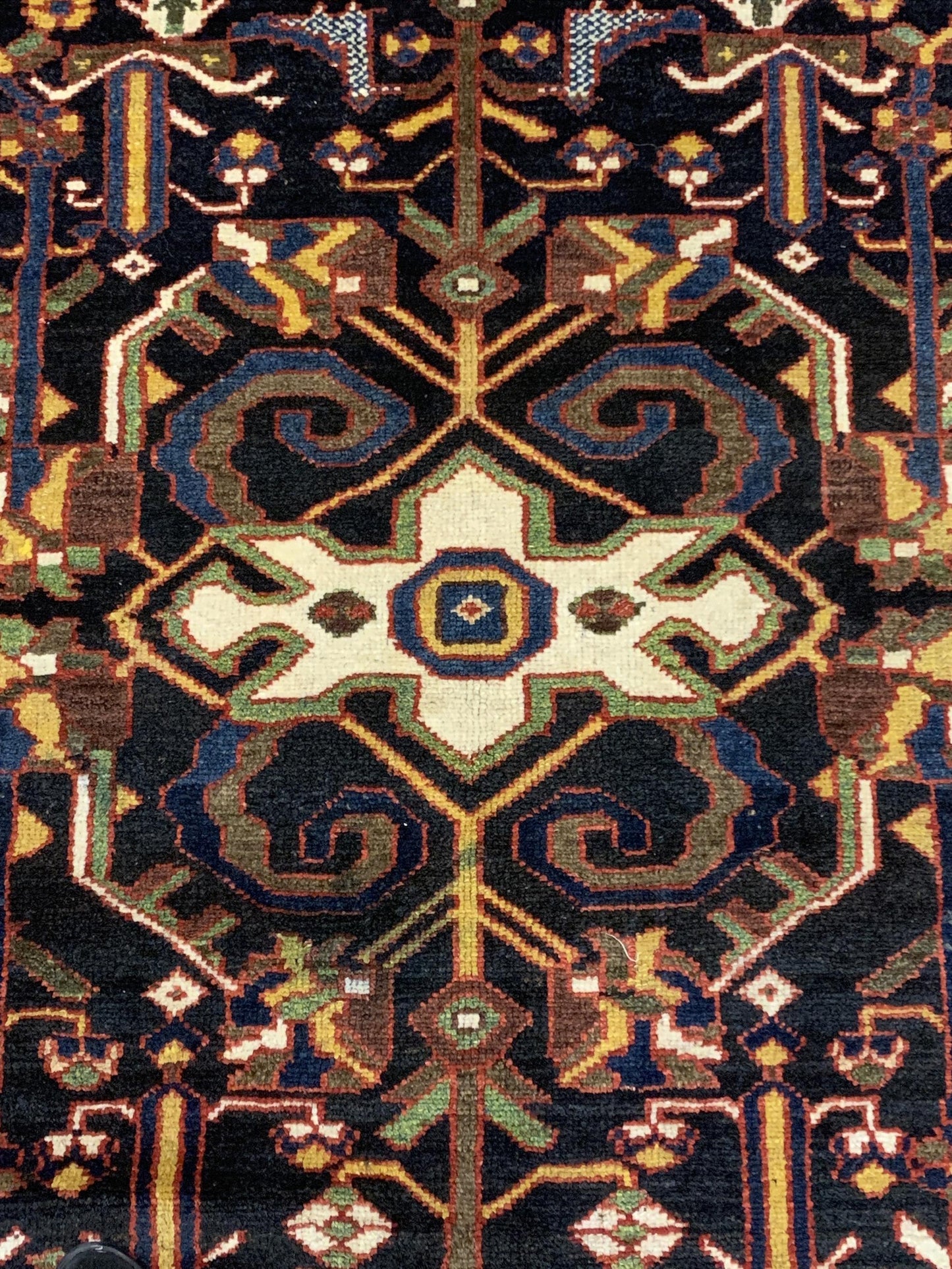 AORug#7708 size. 4' 05" x 7' 02"
