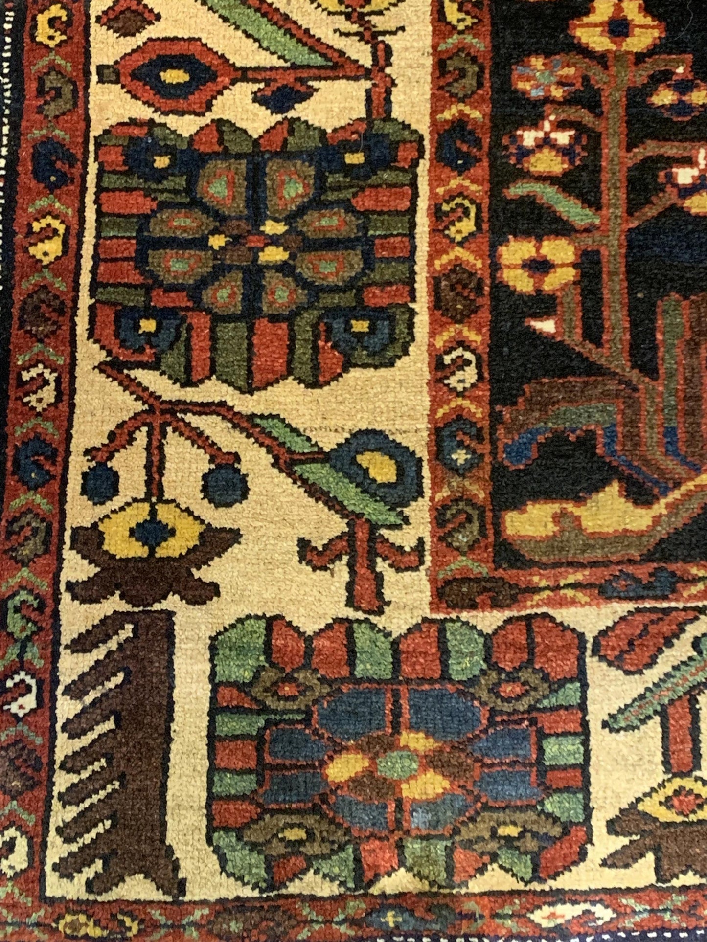 AORug#7708 size. 4' 05" x 7' 02"