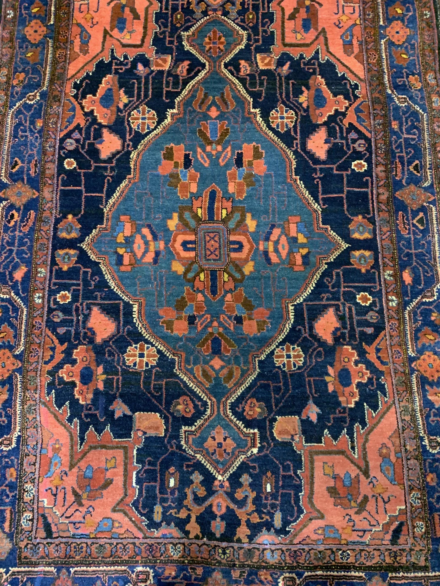 AORug#4073 size. 4' 06" x 6' 10"