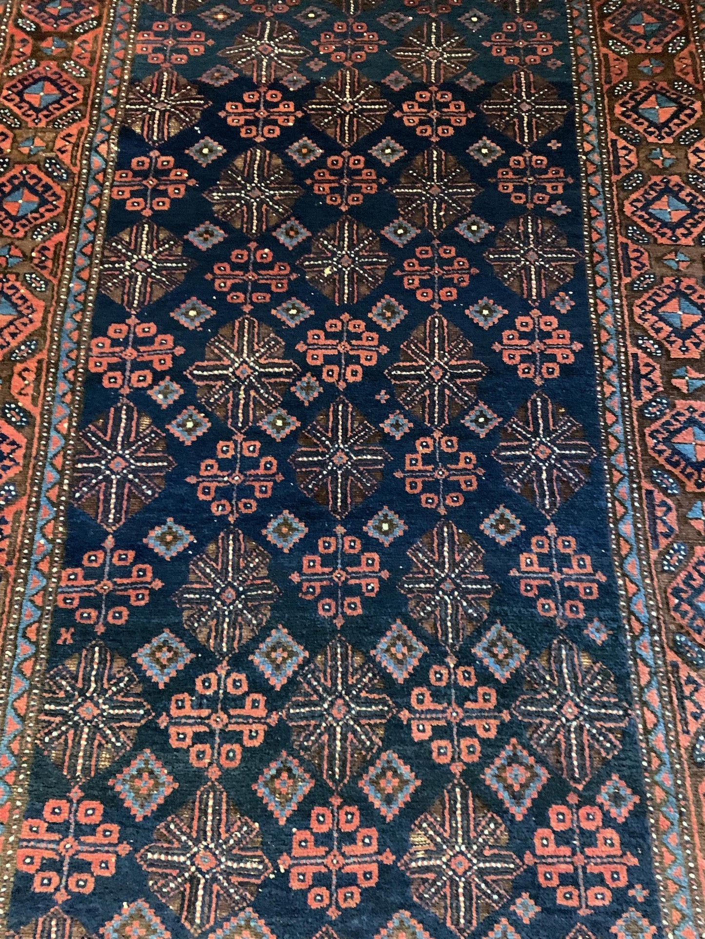 AORug#4561 size. 4' 10" x 8' 04"
