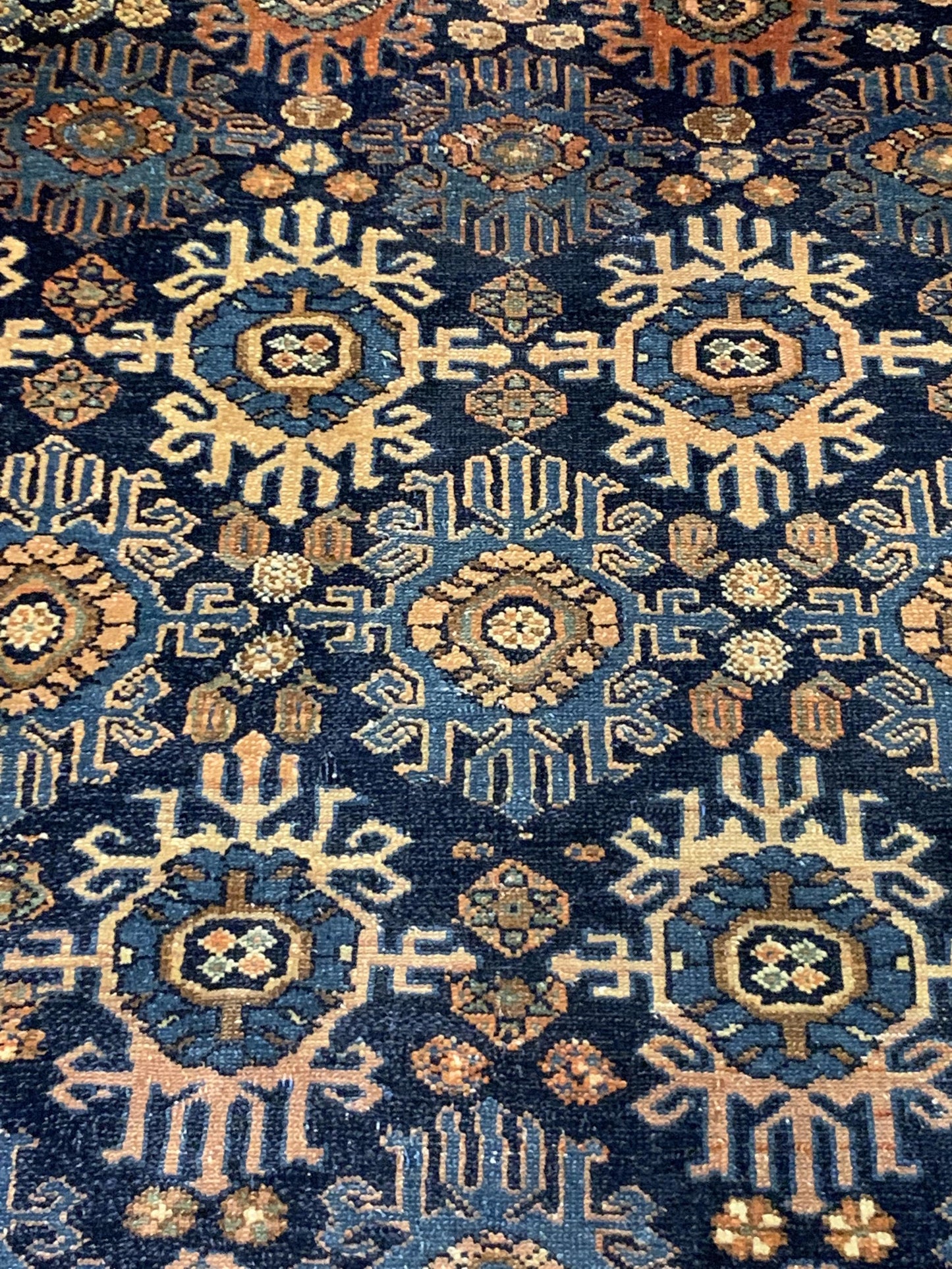 AORug#5295 size. 4' 05" x 6' 06"