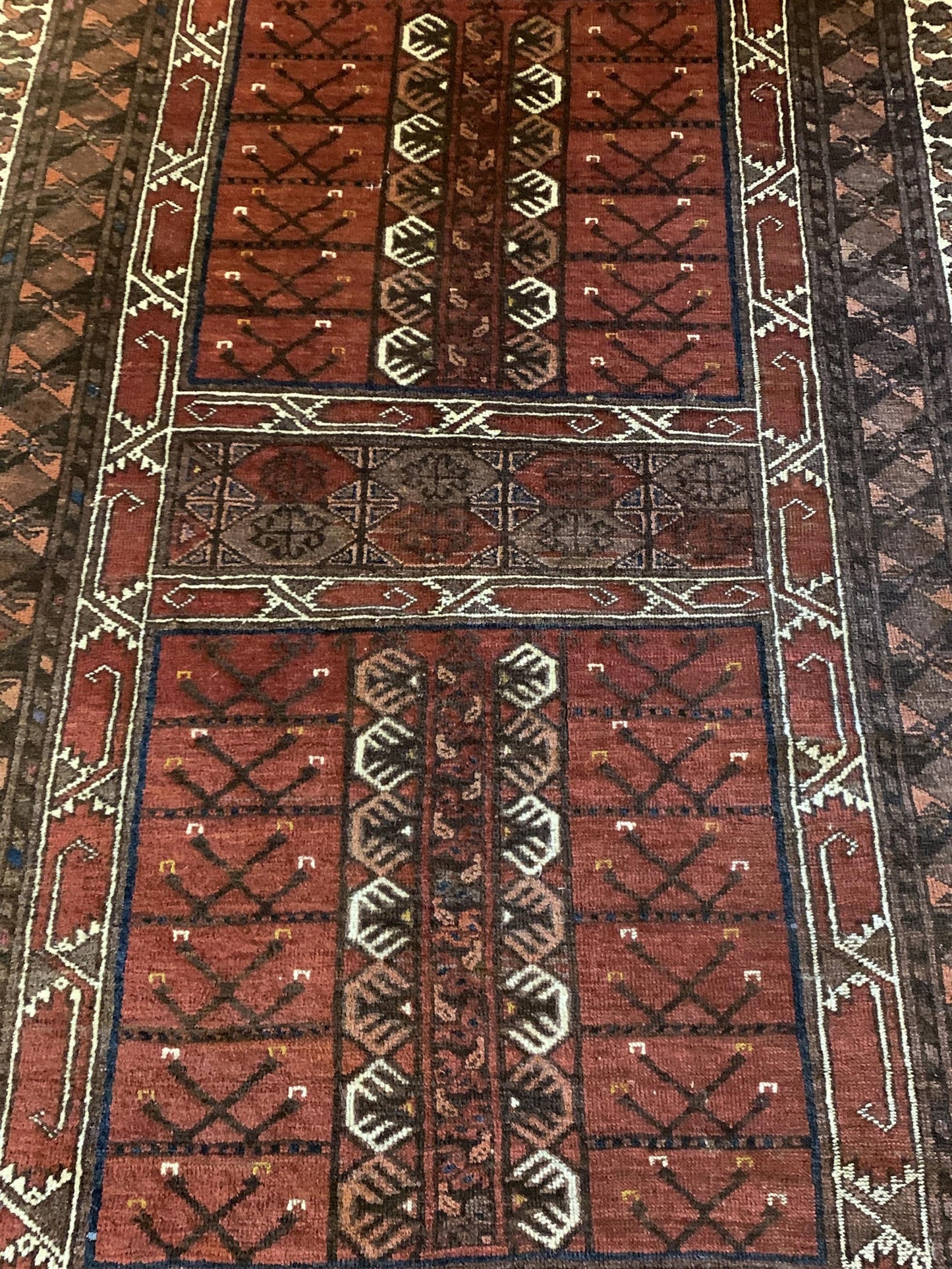 AORug#4063 size. 4' 06" x 7' 03"