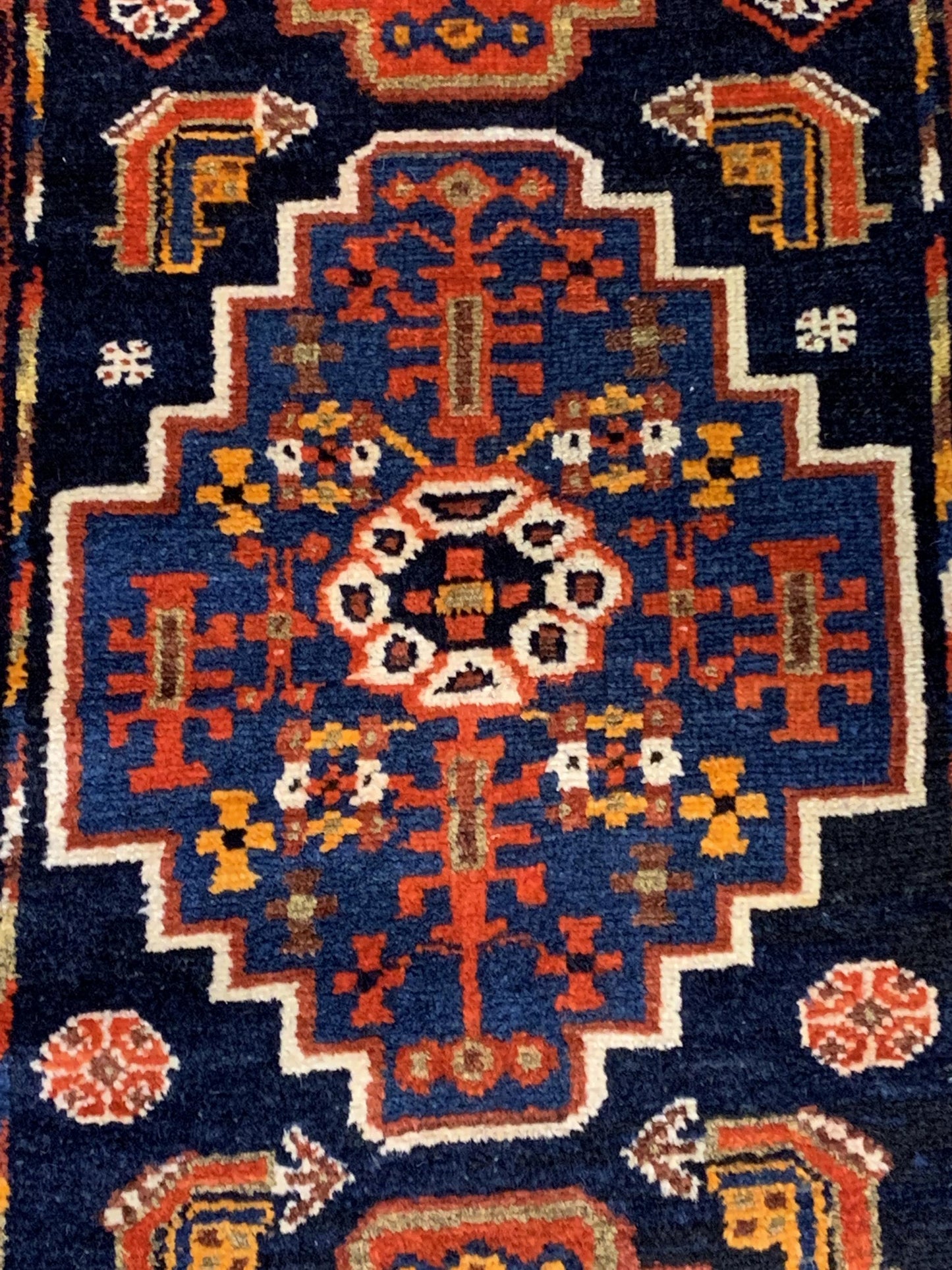AORug#8408 size. 3' 08" x 9' 00"