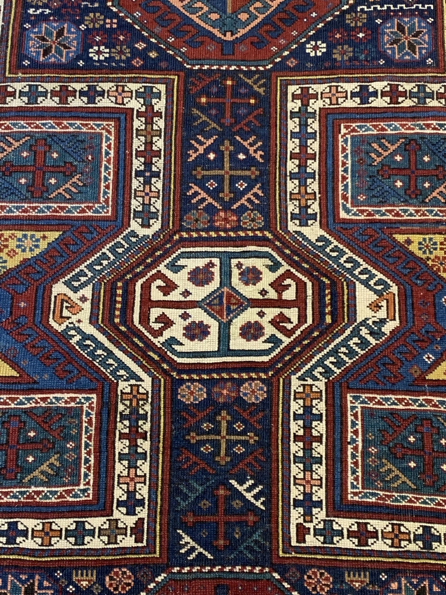 AORug#4077 size. 3' 11" x 8' 07"