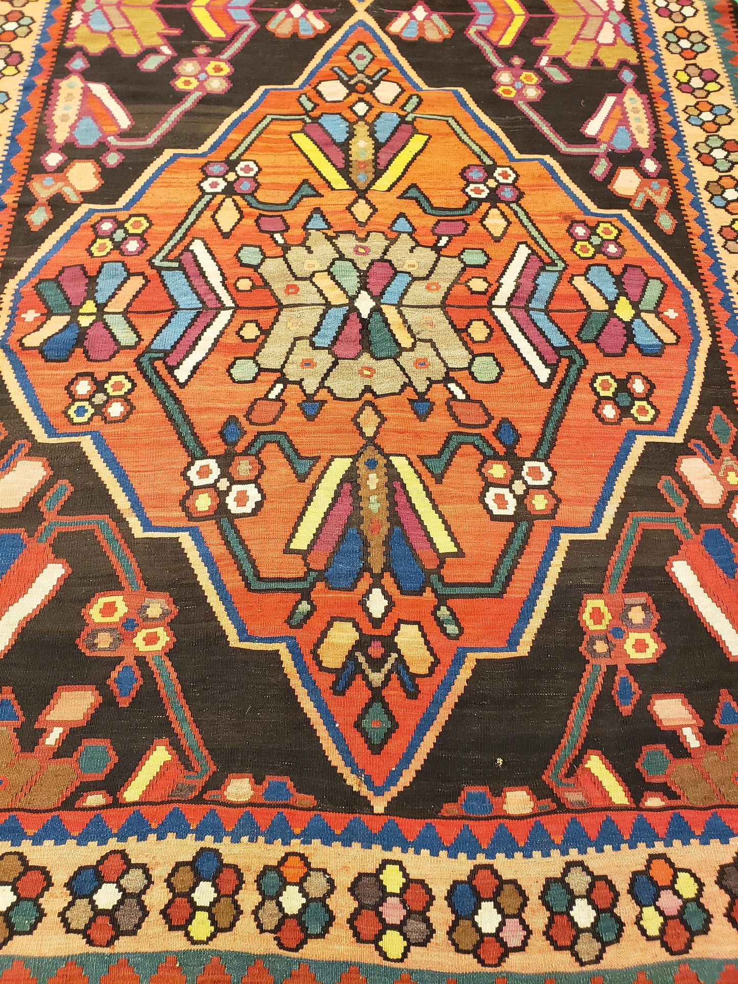 AORug#13620 size. 6' 05" x 13' 10"