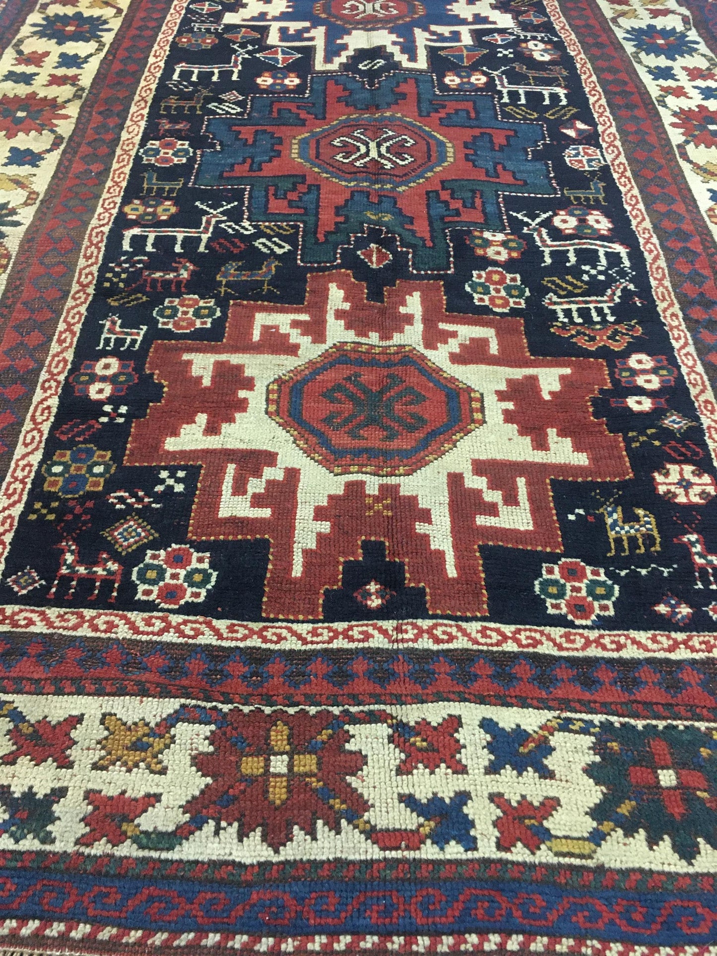 AORug#9428 size. 4' 05" x 8' 00"