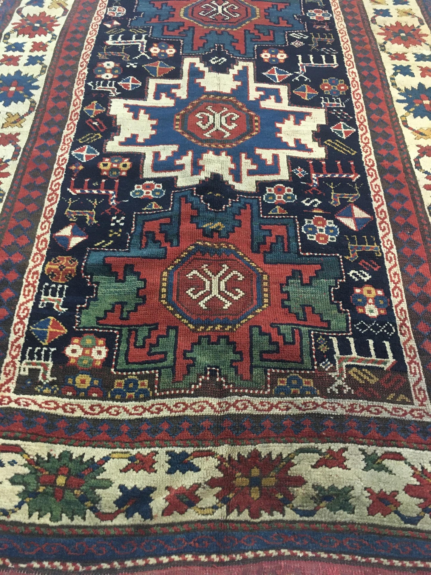 AORug#9428 size. 4' 05" x 8' 00"