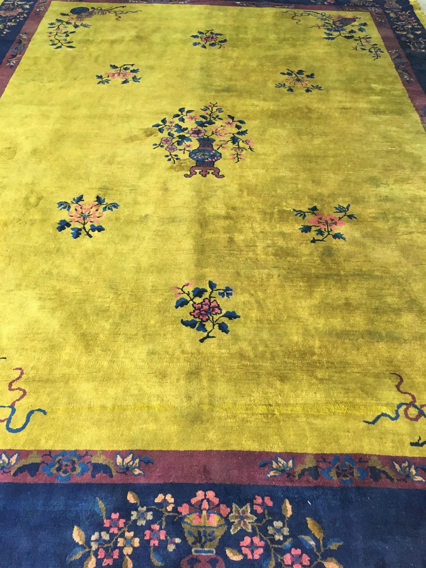 AORug#10162 size. 8' 11" x 11' 04"