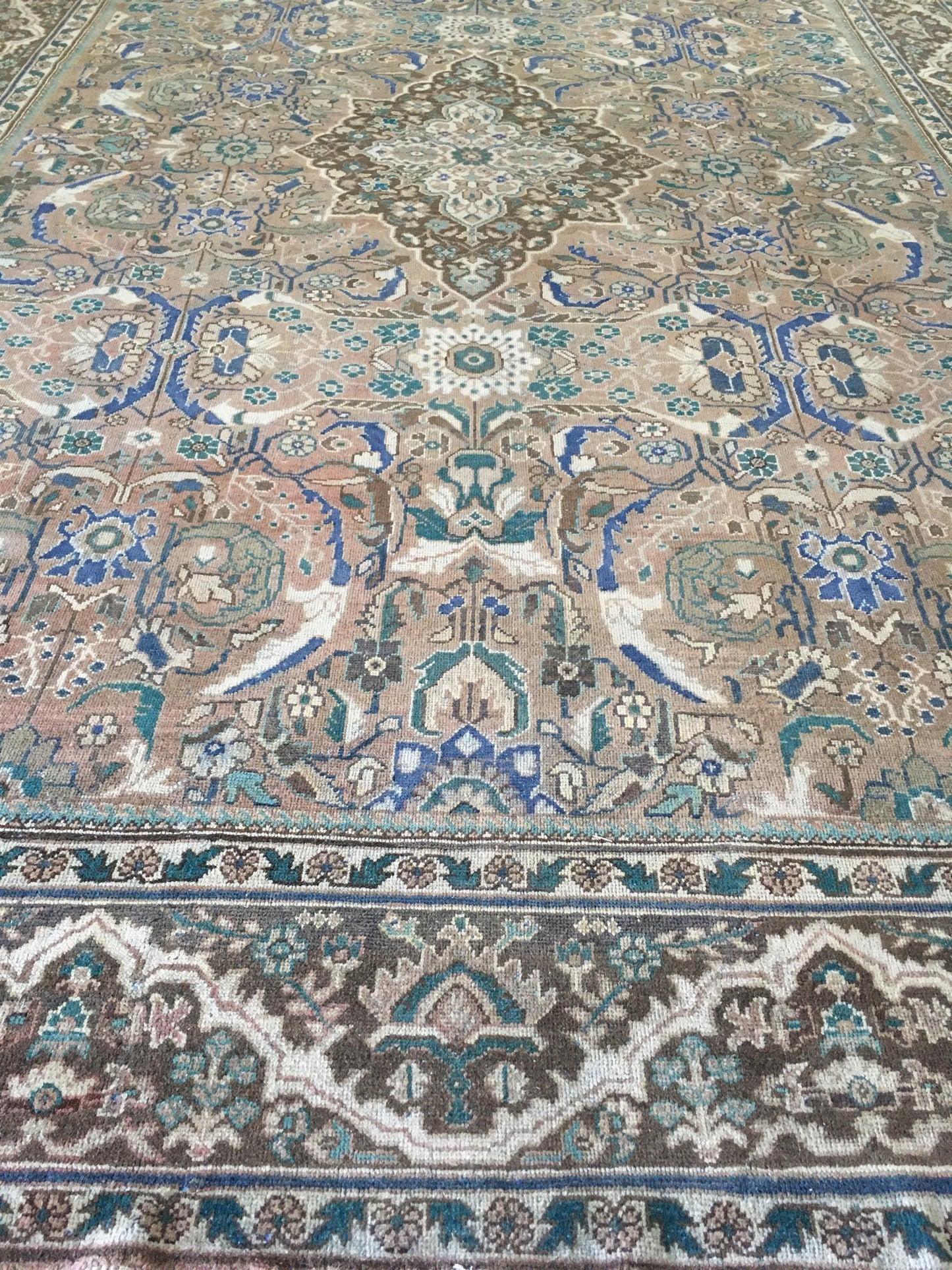 AORug#4670 size. 10' 08" x 15' 08"