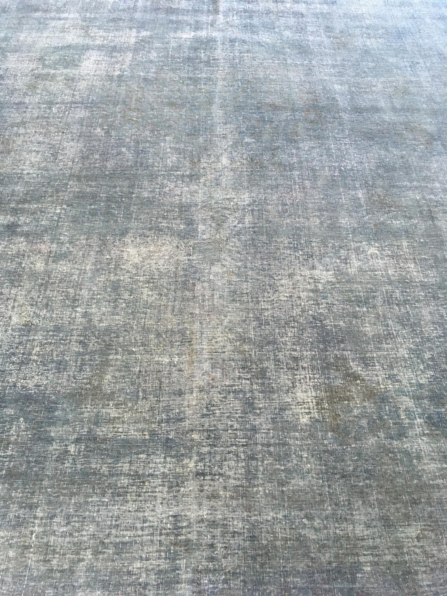 AORug#10700 size. 9' 10" x 12' 02"