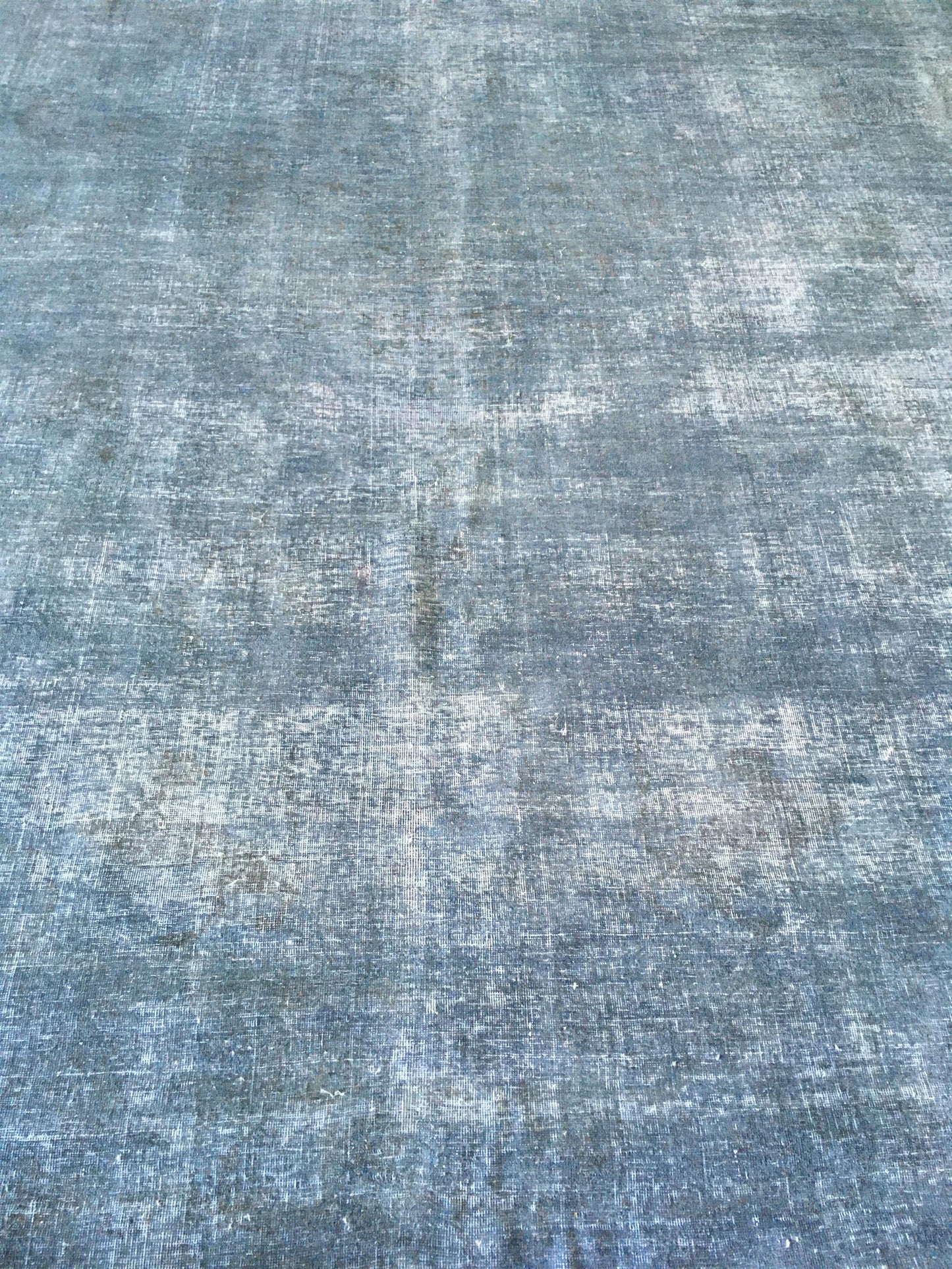 AORug#10700 size. 9' 10" x 12' 02"