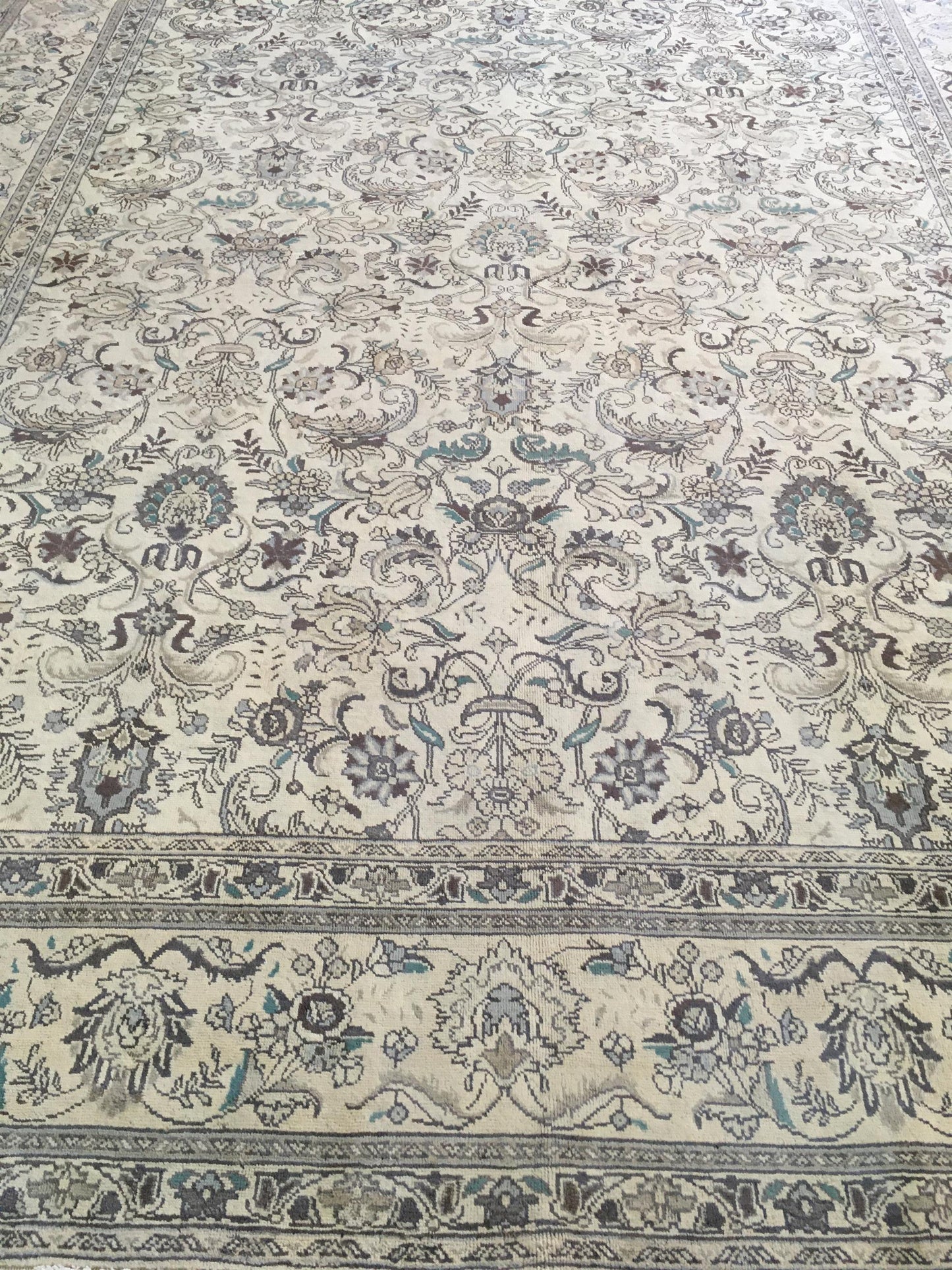 AORug#9466 size. 9' 10" x 12' 06"
