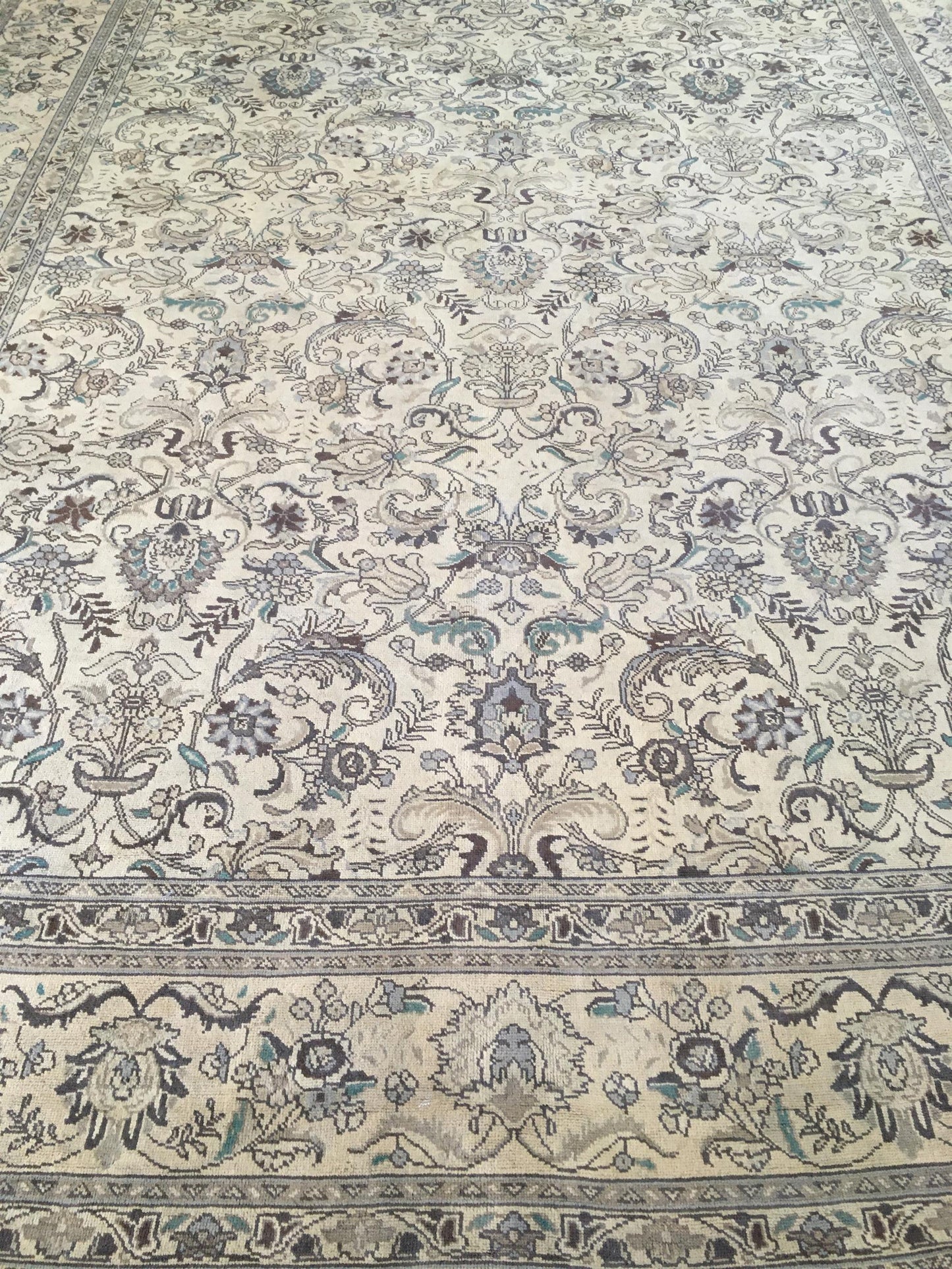 AORug#9466 size. 9' 10" x 12' 06"