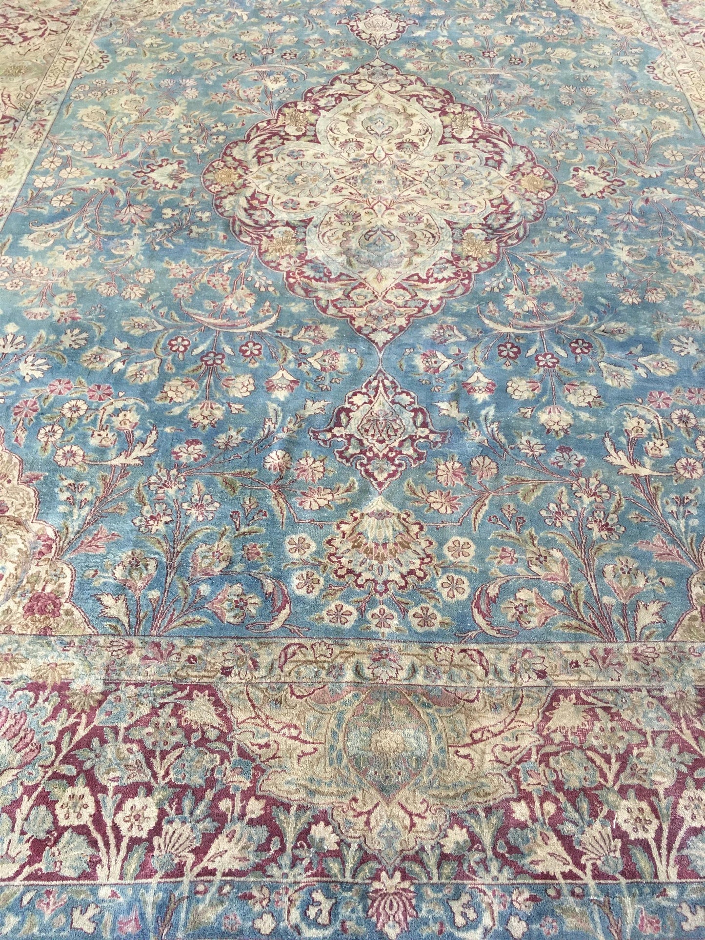 AORug#9522 size. 9' 06" x 12' 11"