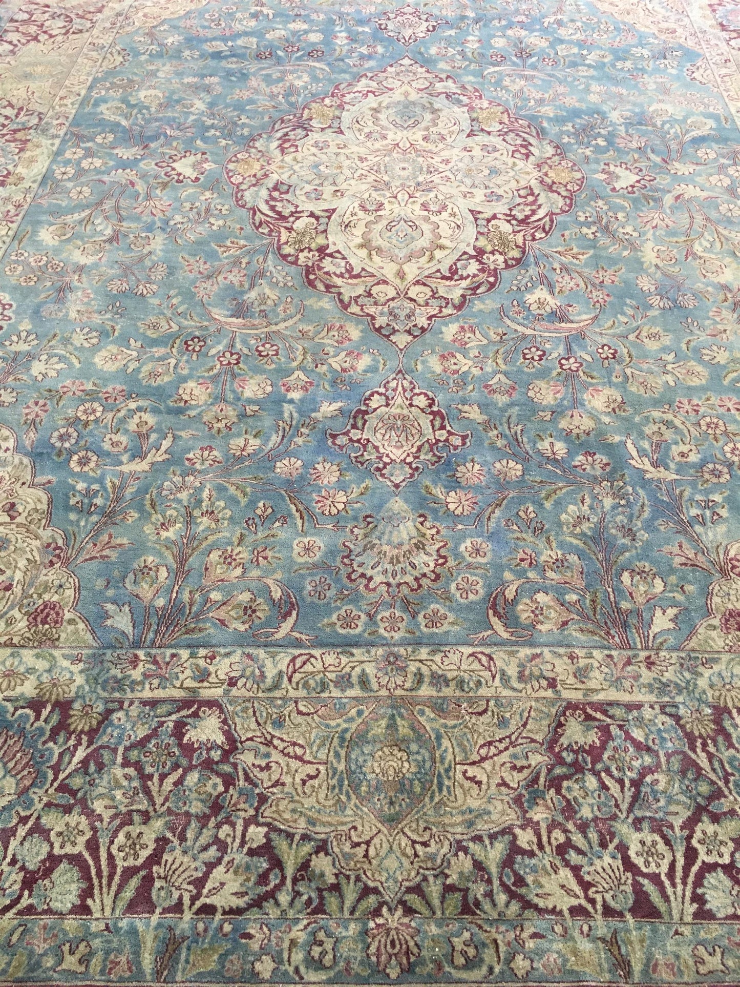 AORug#9522 size. 9' 06" x 12' 11"