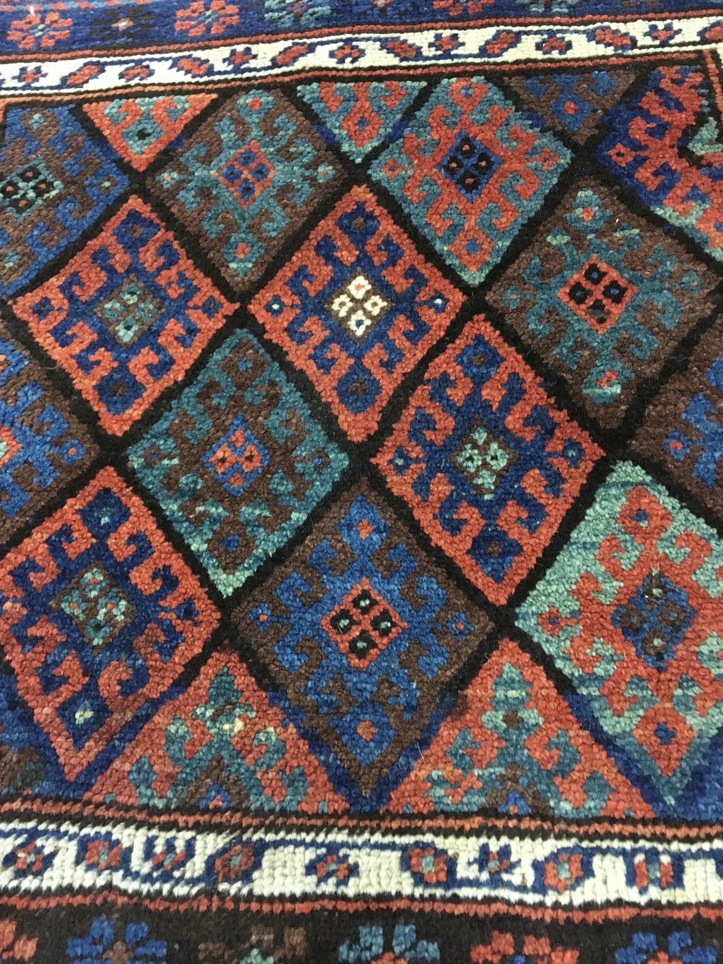 AORug#13720 size. 2' 01" x 2' 05"