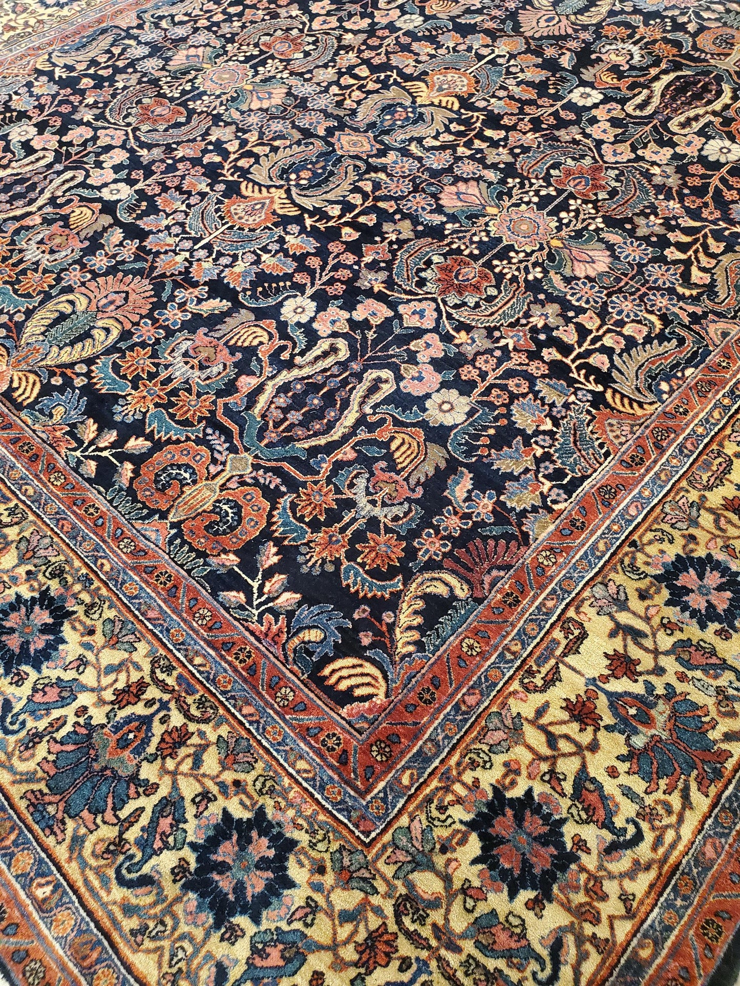 AORug#12669 size. 10' 01" x 15' 10"