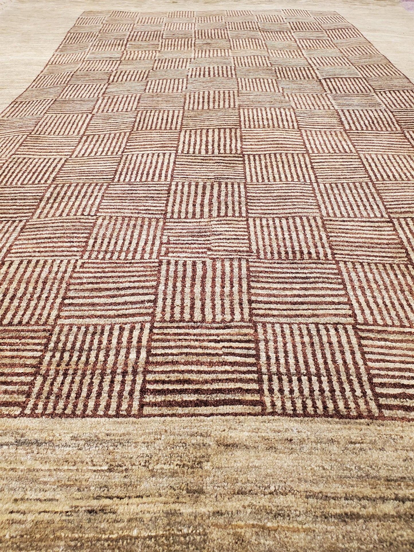 AORug#2291 size. 6' 11" x 10' 02"