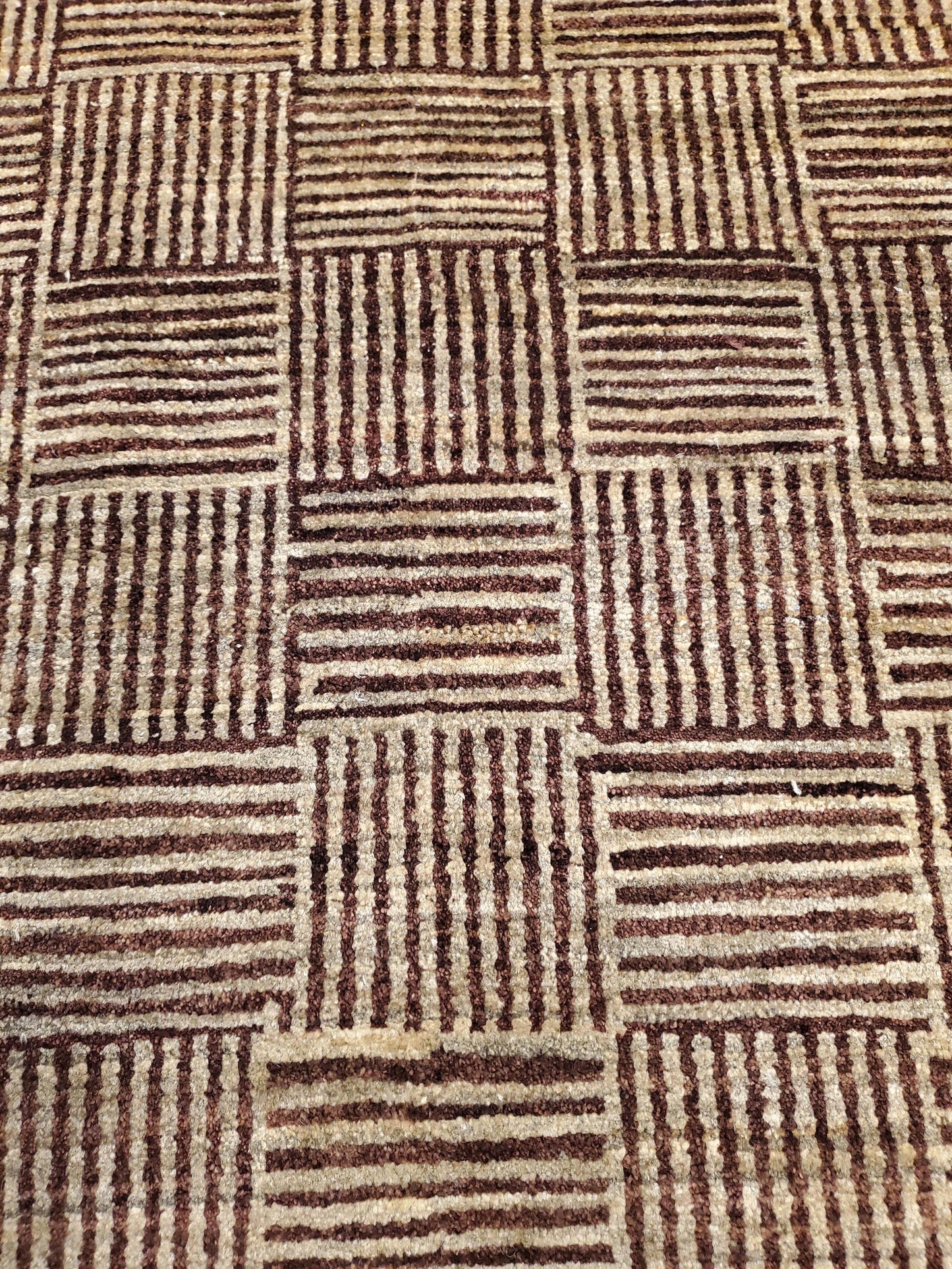 AORug#2291 size. 6' 11" x 10' 02"
