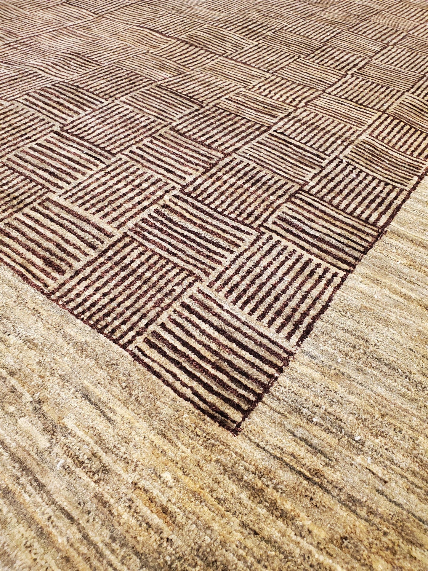 AORug#2291 size. 6' 11" x 10' 02"