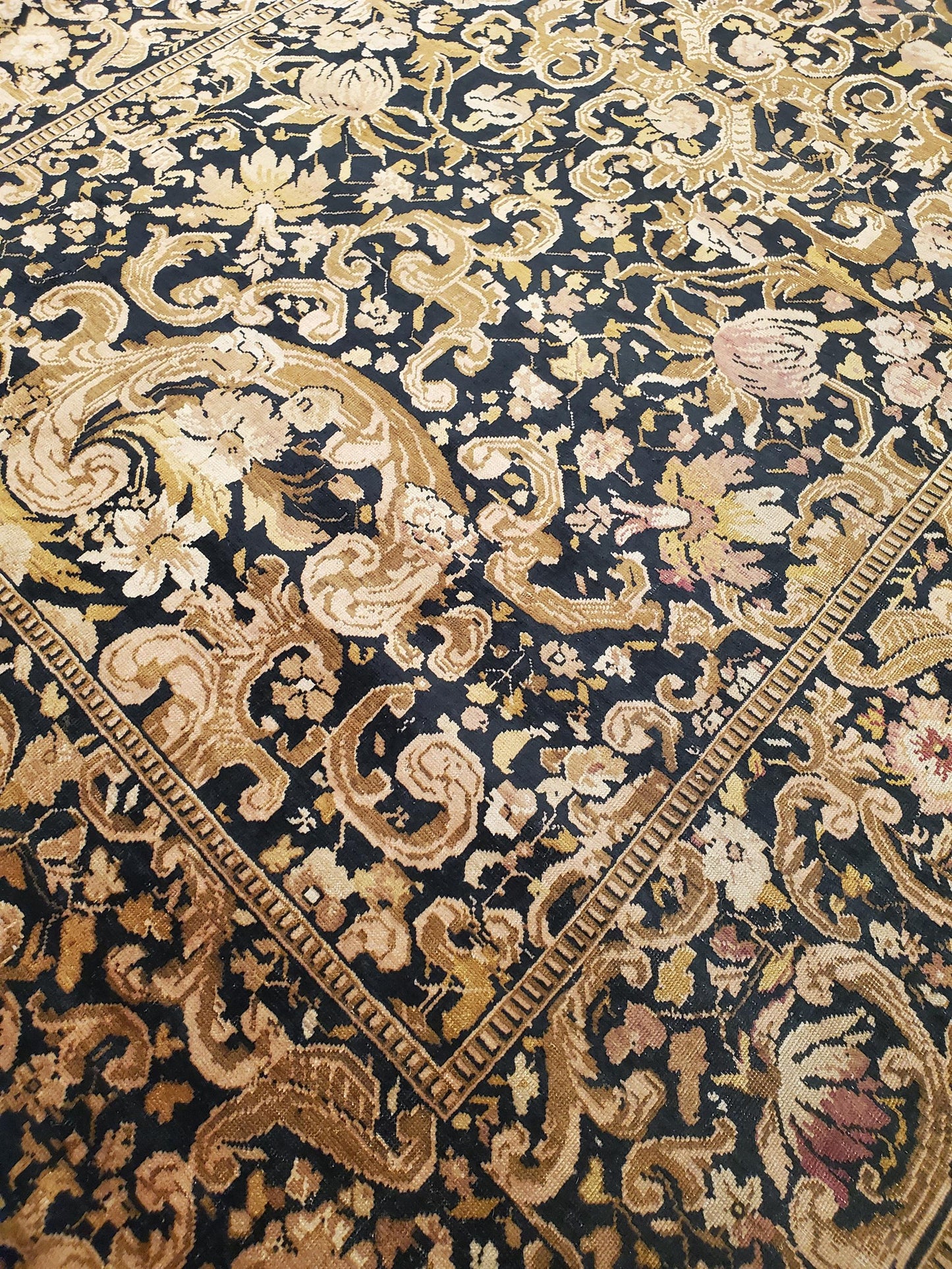 AORug#13833 size. 6' 08" x 18' 11"