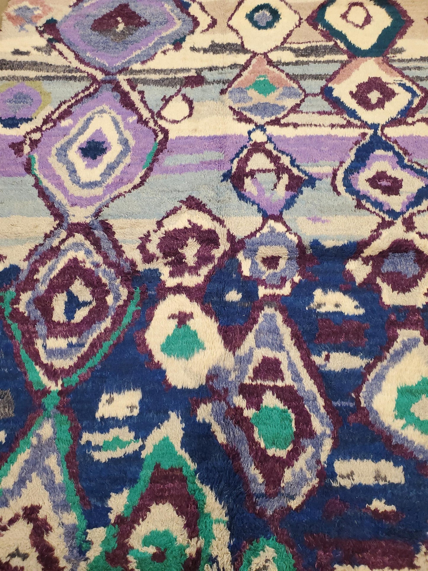 AORug#9006 size. 6' 04" x 10' 04"