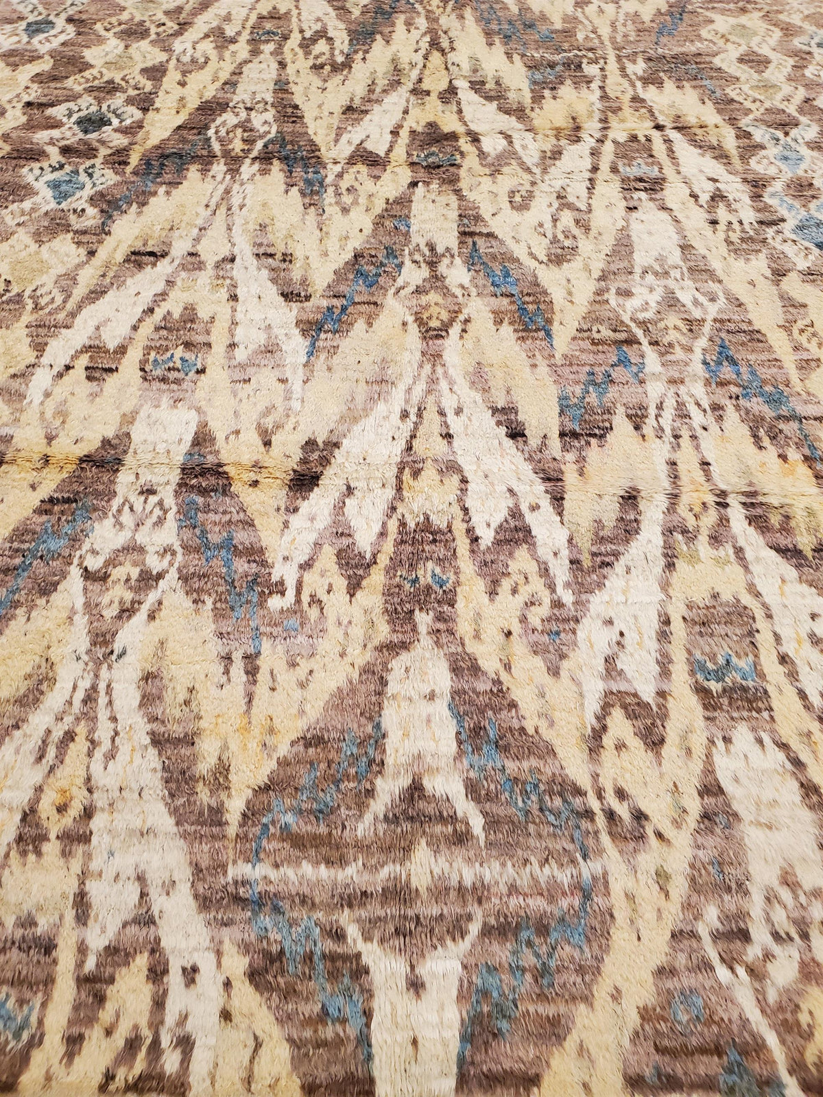 AORug#10550 size. 8' 06" x 9' 09"