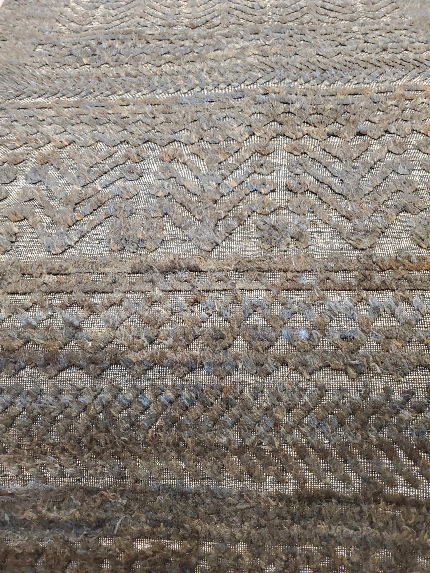 AORug#10288 size. 5' 04" x 8' 02"