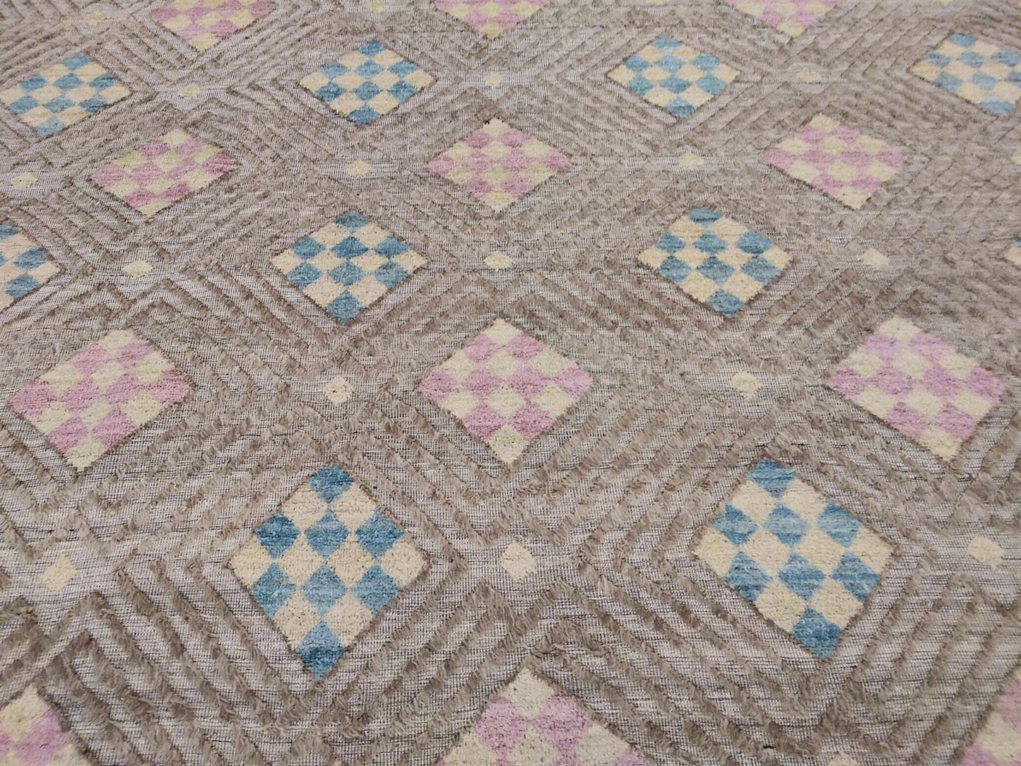 AORug#13818 size. 9' 01" x 11' 09"