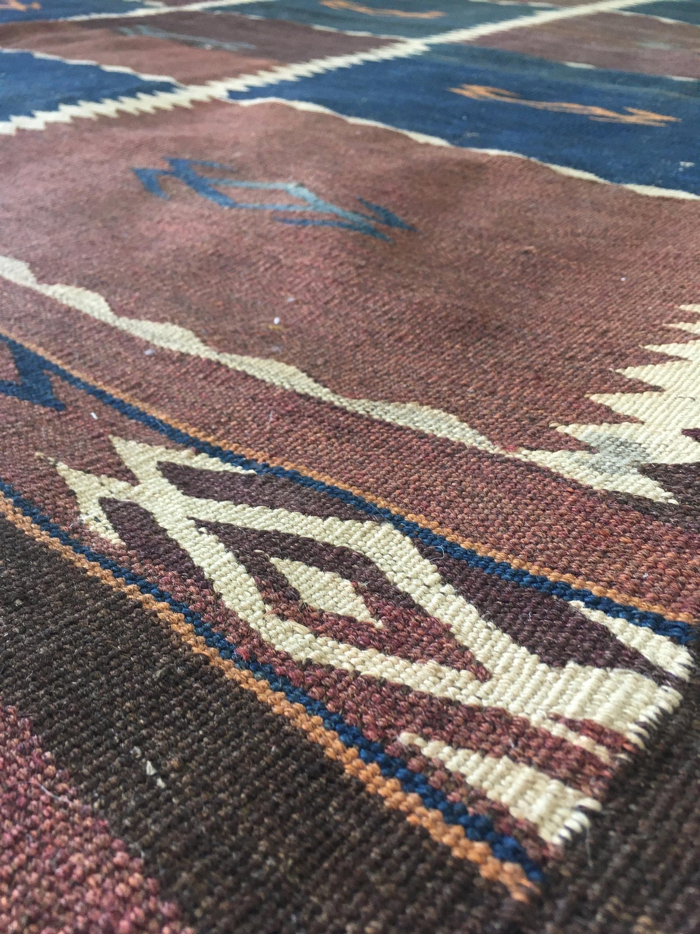 AORug#13903 size. 6' 04" x 12' 04"