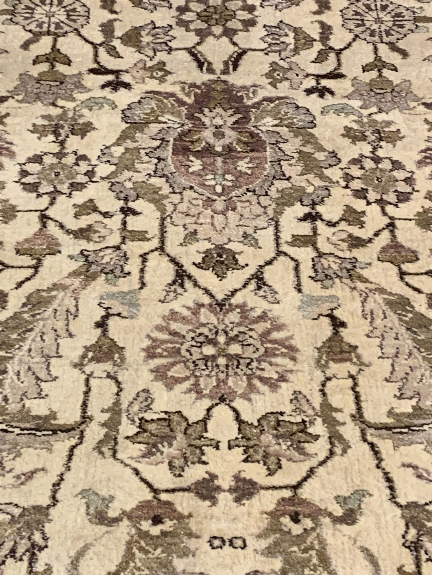 AORug#2323 size. 9' 01" x 12' 05"