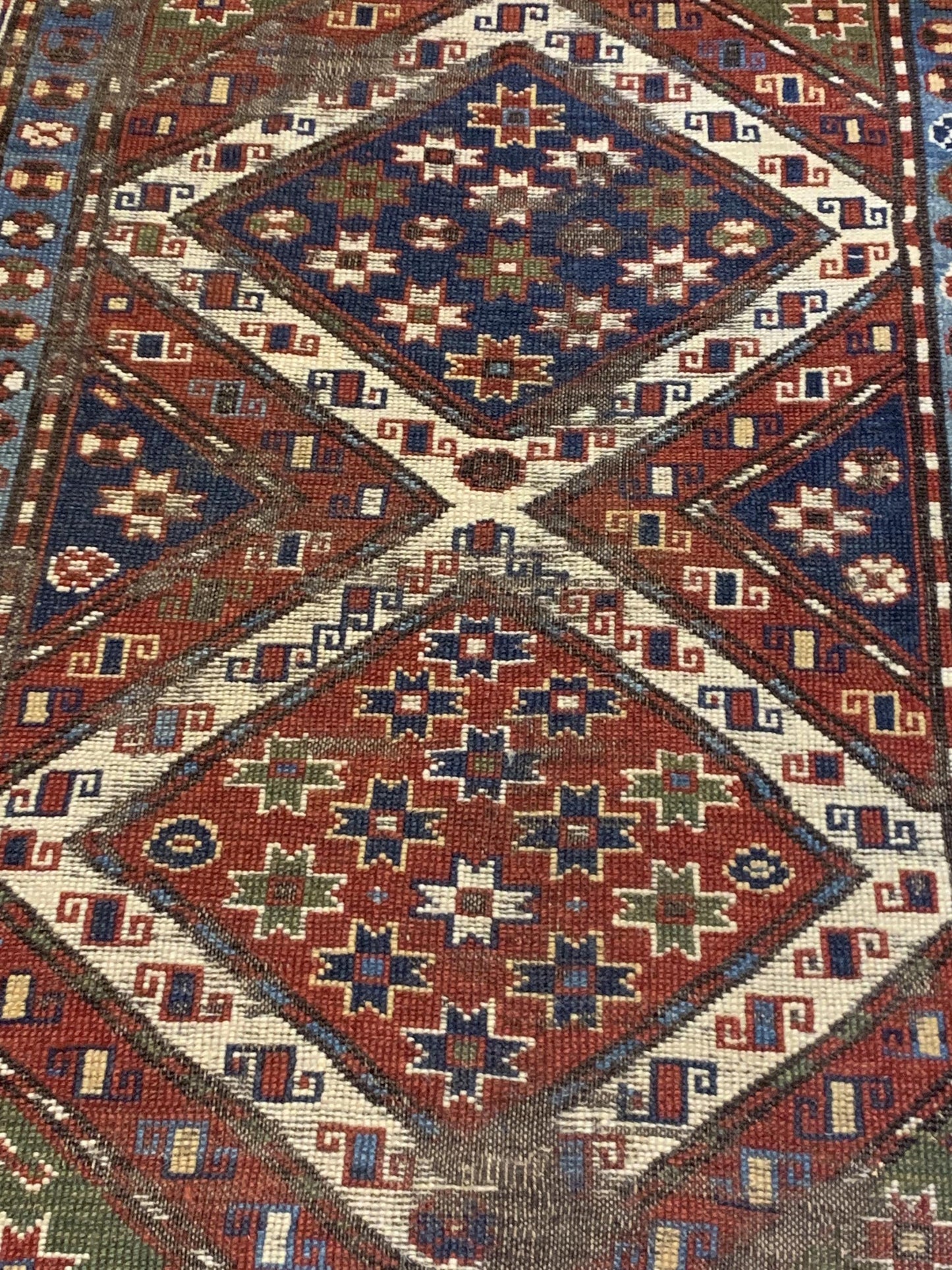 AORug#8129 size. 3' 10" x 8' 00"
