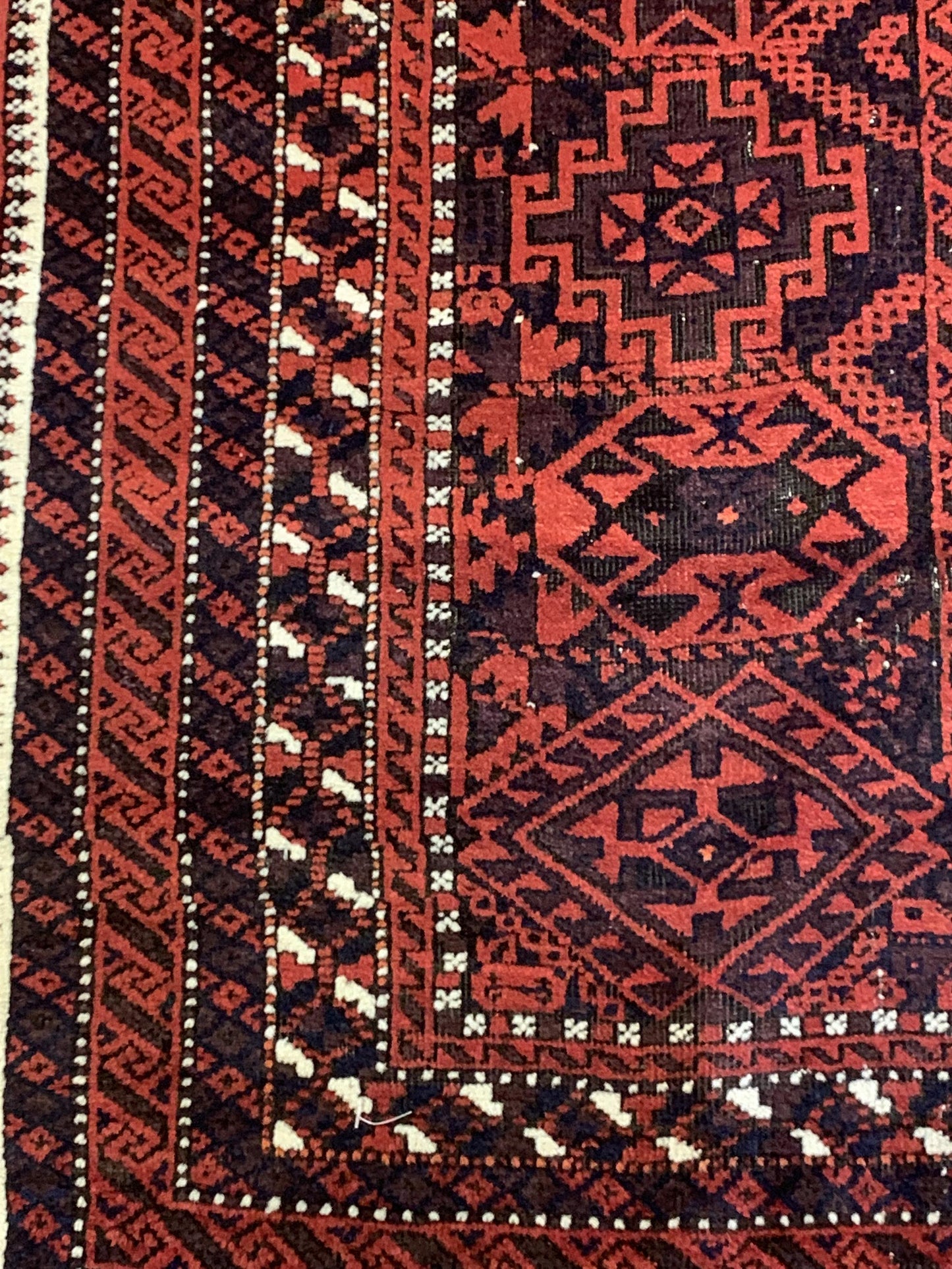 AORug#3948 size. 3' 04" x 6' 02"