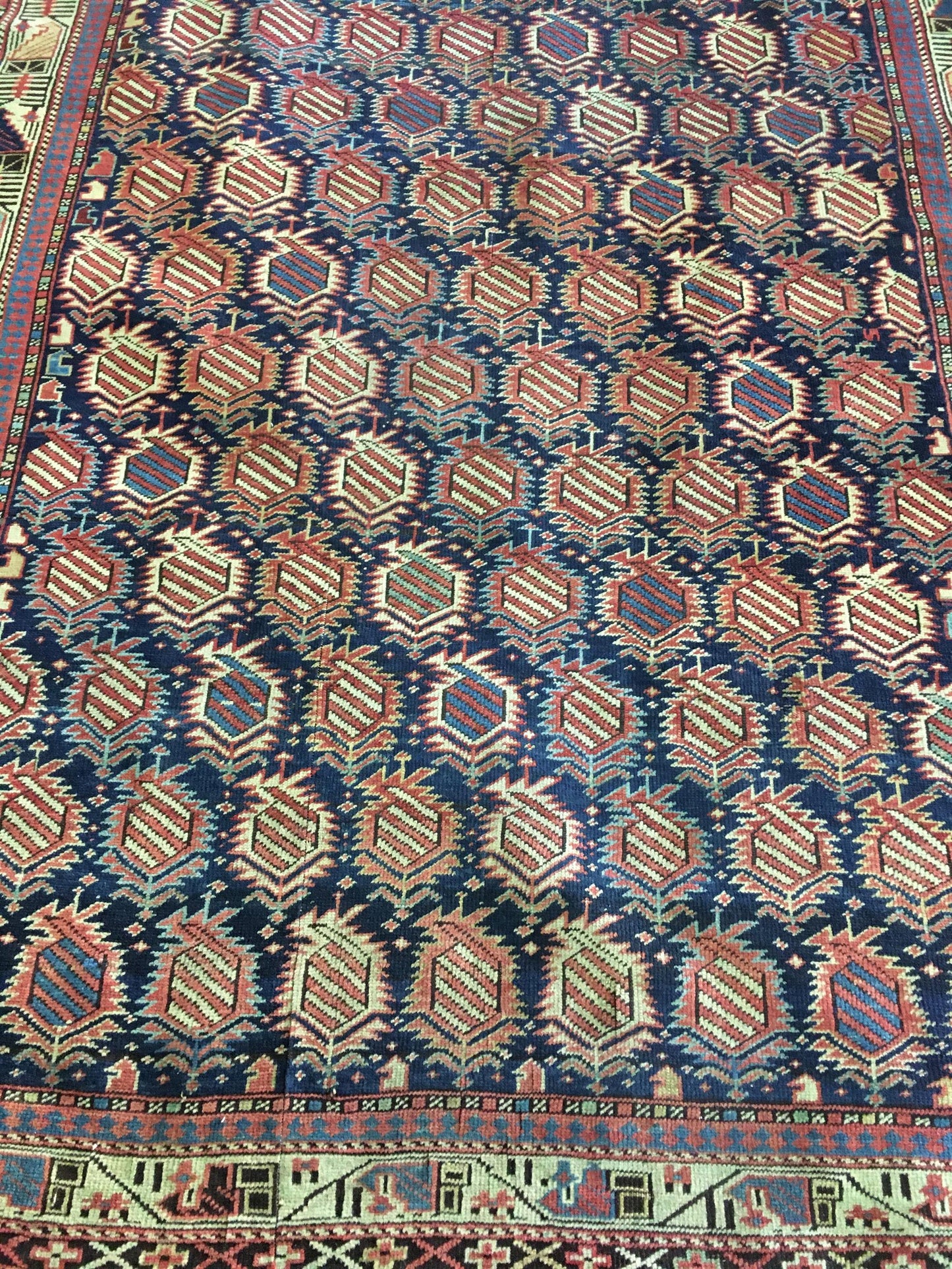 AORug#2709 size. 4' 00" x 5' 04"