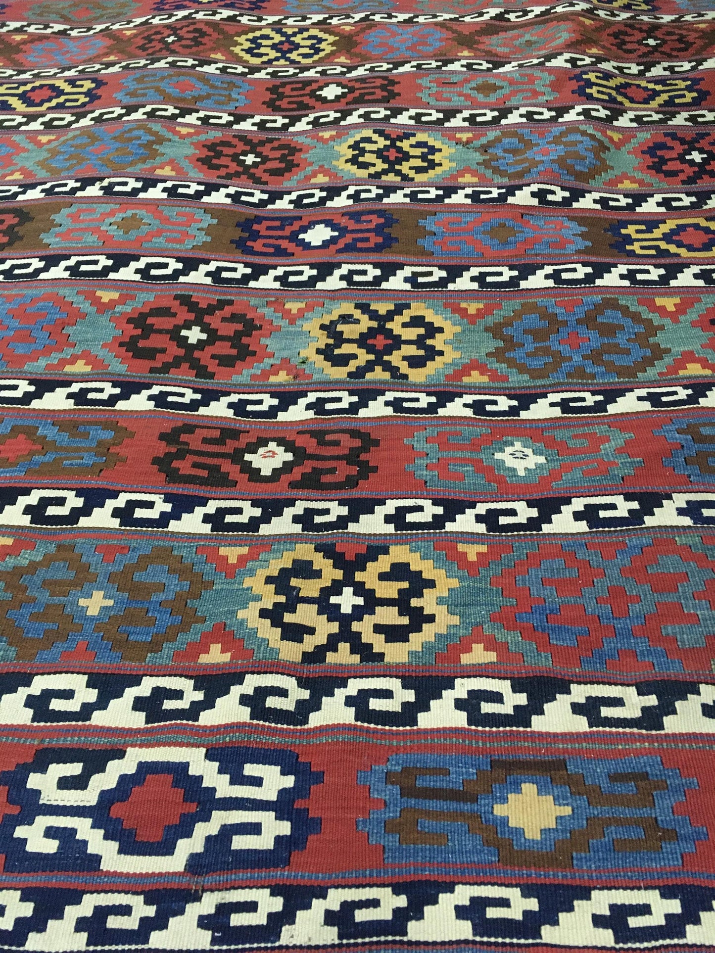 AORug#13892 size. 6' 03" x 13' 04"