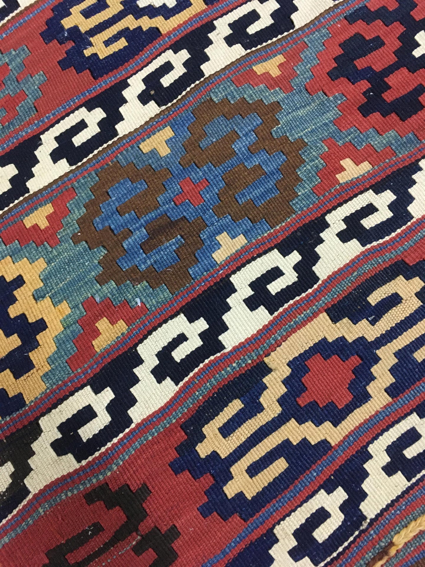 AORug#13892 size. 6' 03" x 13' 04"