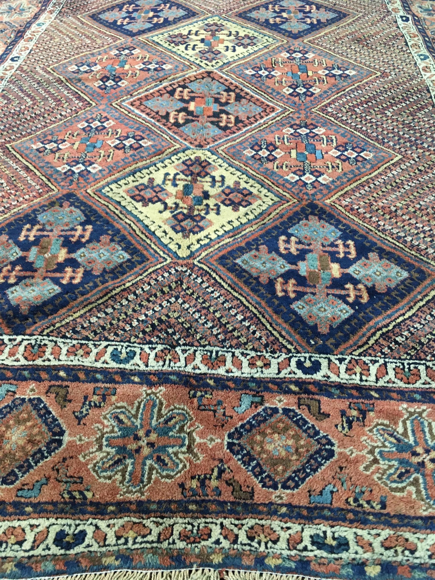 AORug#9847 size. 5' 00" x 6' 00"