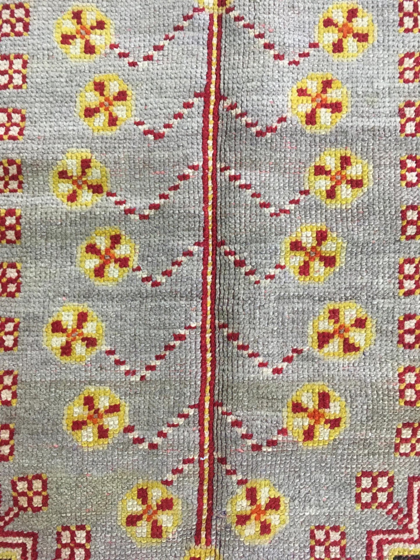 AORug#4080 size. 3' 09" x 5' 06"