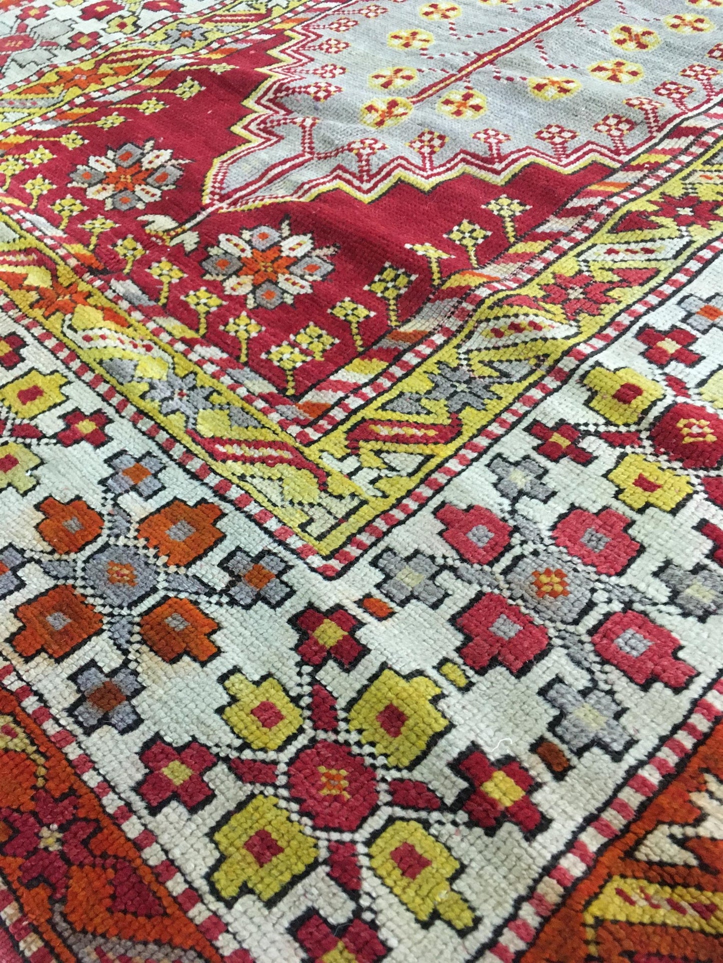 AORug#4080 size. 3' 09" x 5' 06"
